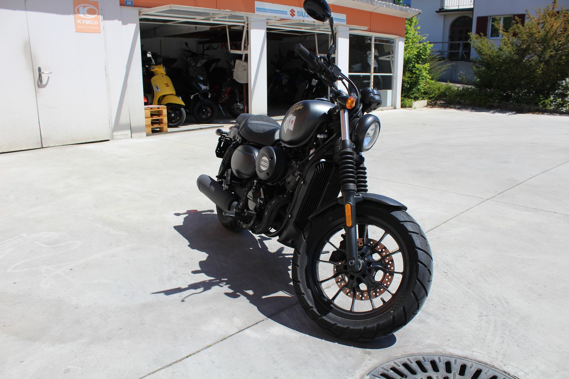 HYOSUNG GV 300 Bobber