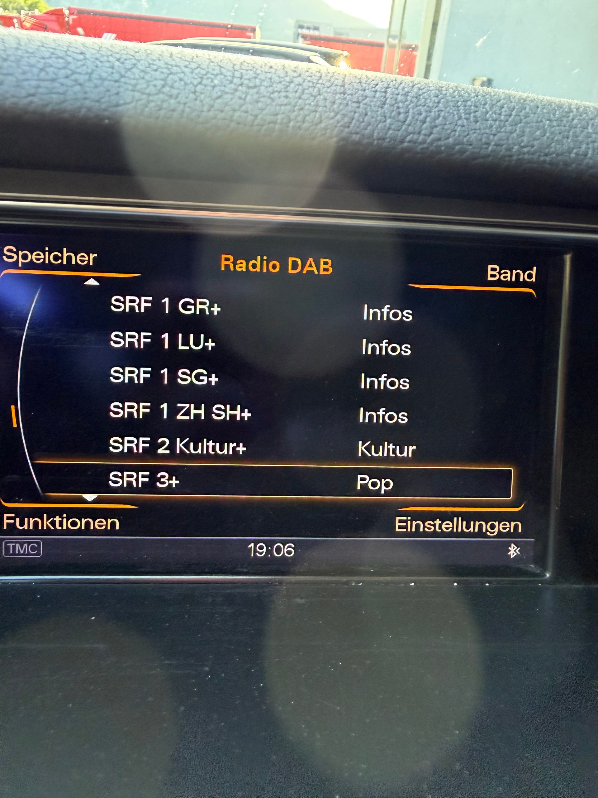 AUDI A4 Avant 2.0 TDI quattro S-tronic-image-9