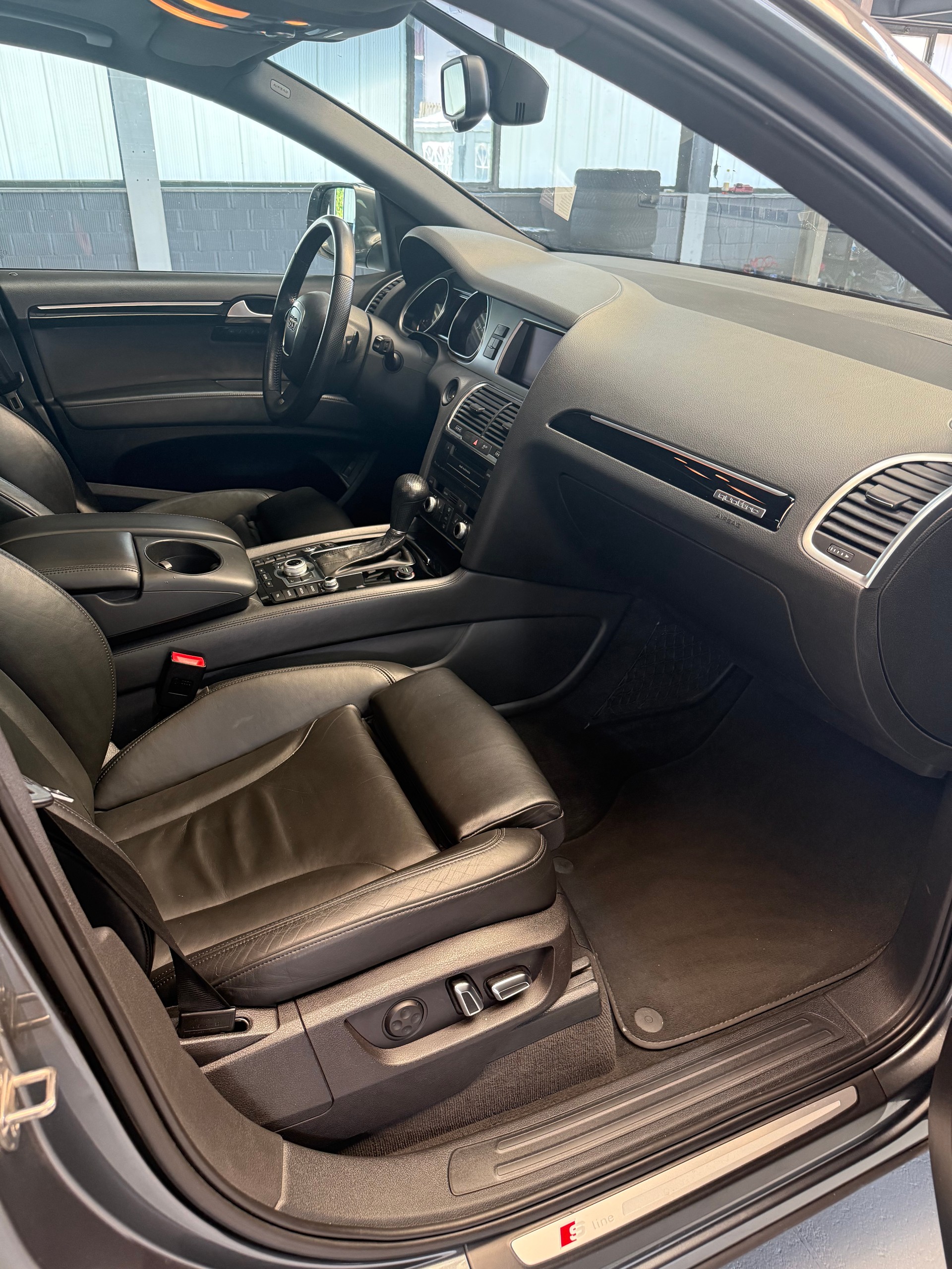 AUDI Q7 3.0 TDI Quattro S Line 7 Plätzer-image-9