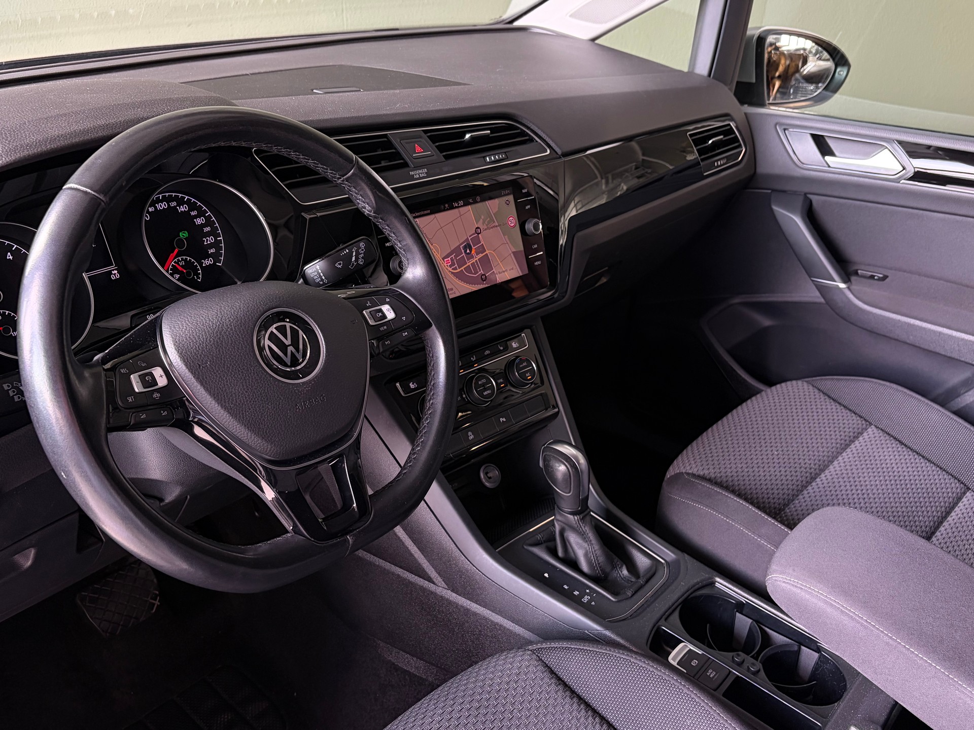 VW Touran 2.0 TDI BlueMotion TechnologyComfortline DSG * CH-Fahrzeug *-image-9