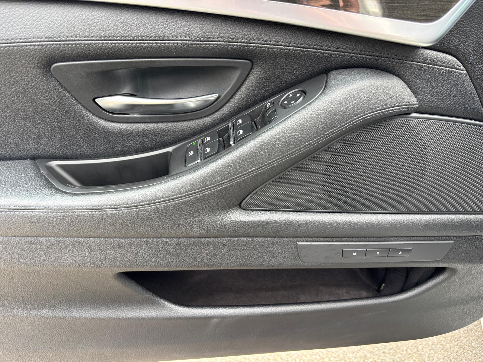 BMW 530d xDrive Touring Steptronic-image-11