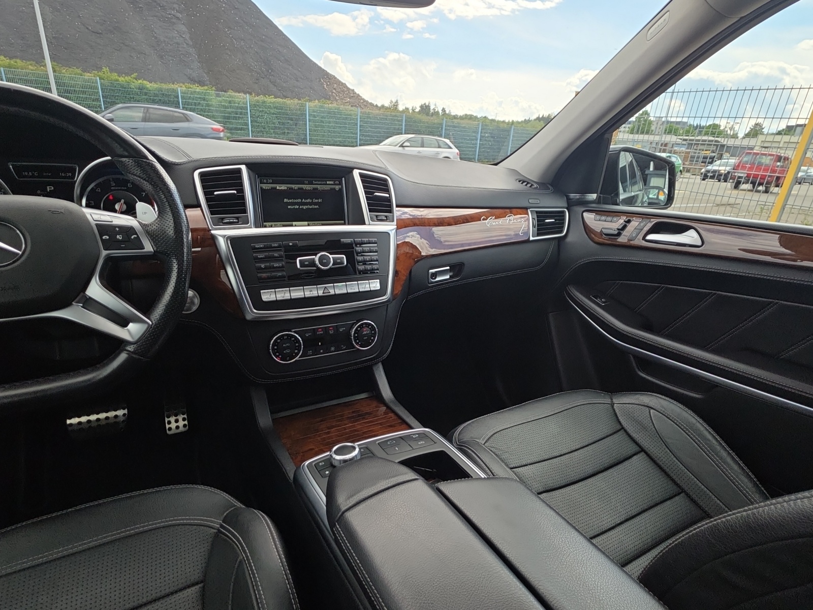 MERCEDES-BENZ GL 63 AMG 4Matic Speedshift Plus 7G-Tronic-image-12