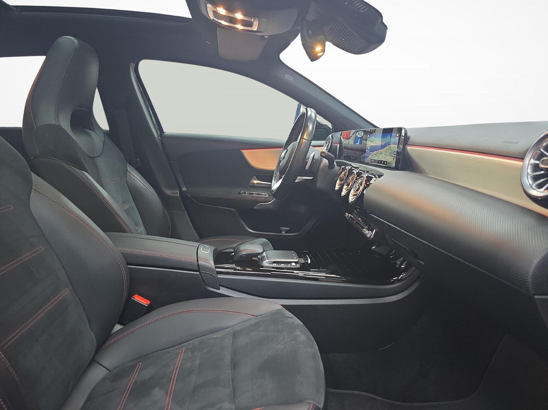 MERCEDES-BENZ A 180 Night Star AMG Line-image-6