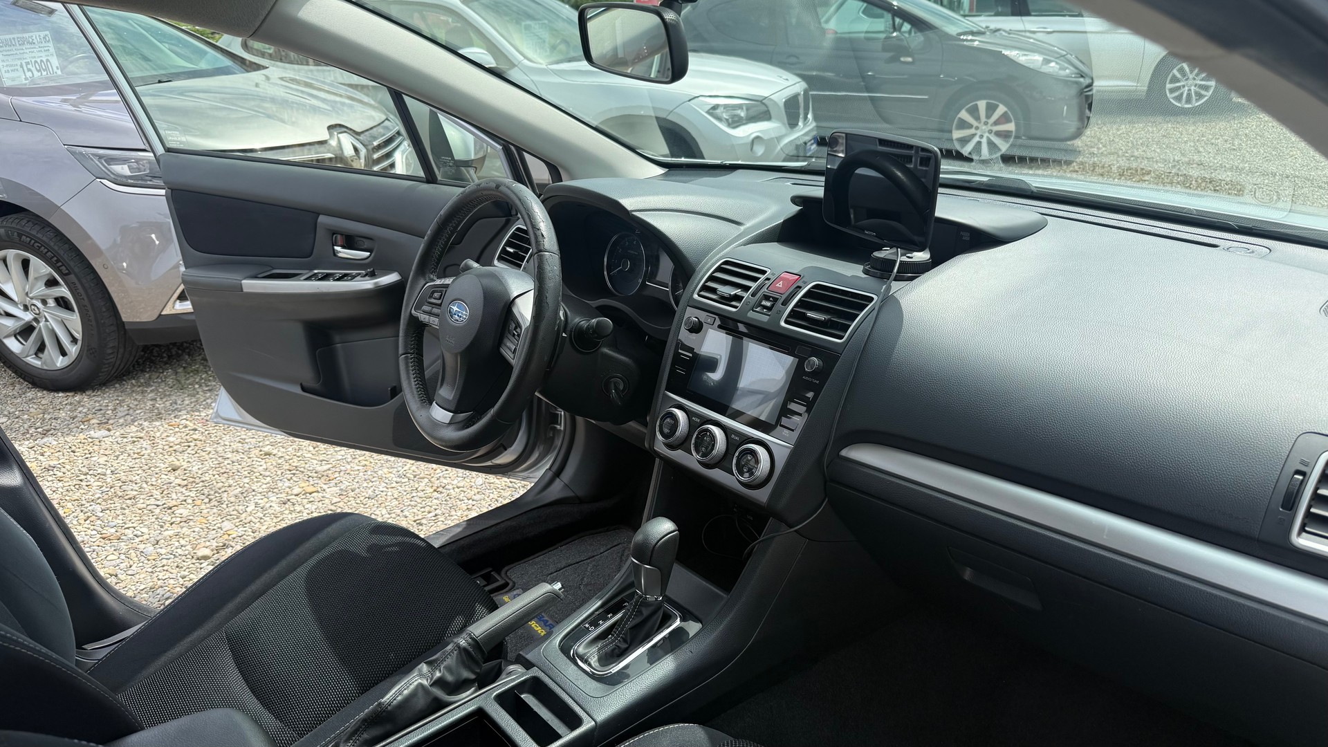 SUBARU XV 2.0 Swiss Two AWD CVT-image-3