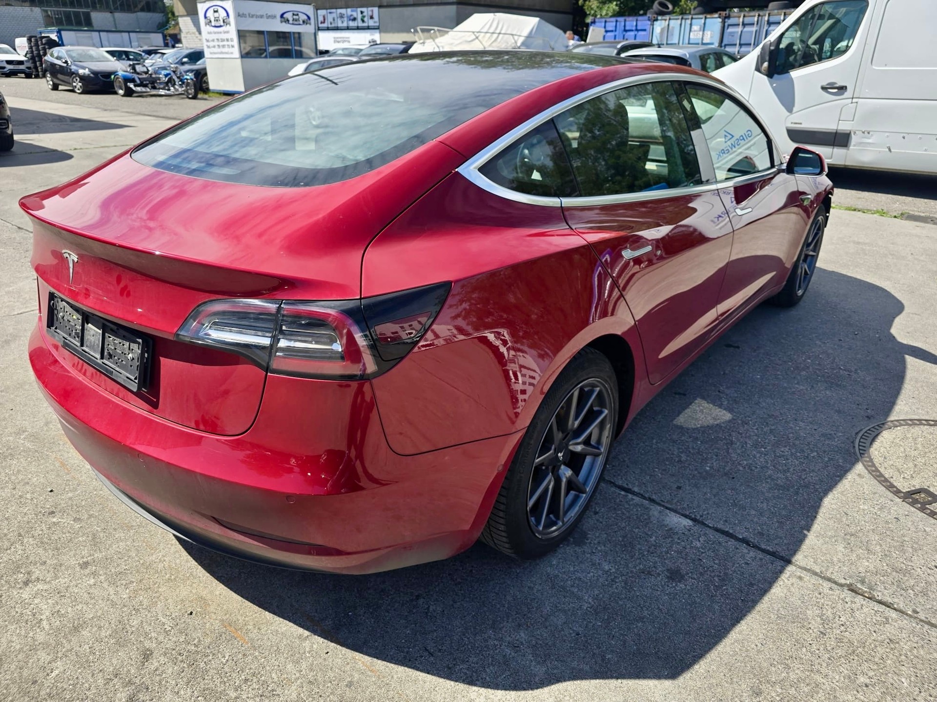 TESLA Model 3-image-5