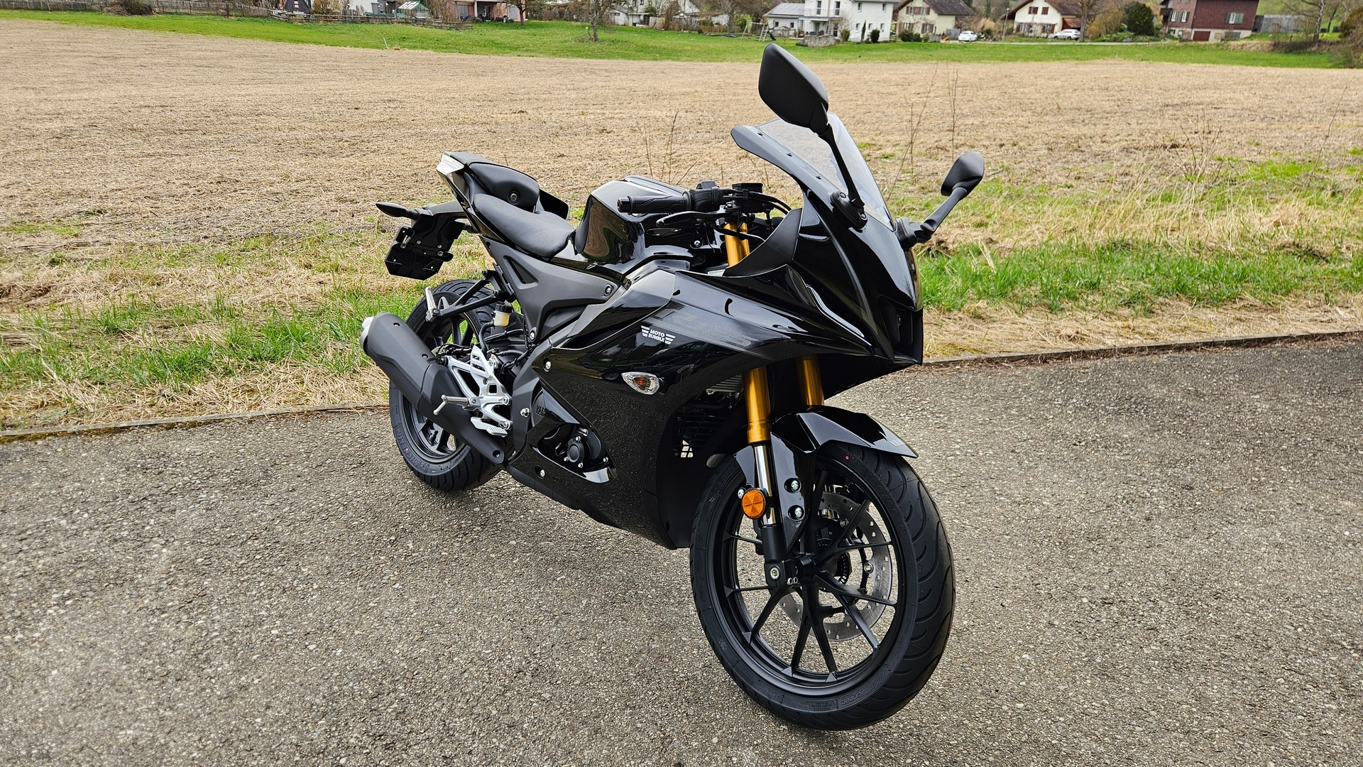 YAMAHA YZF-R 125 ABS-image-1