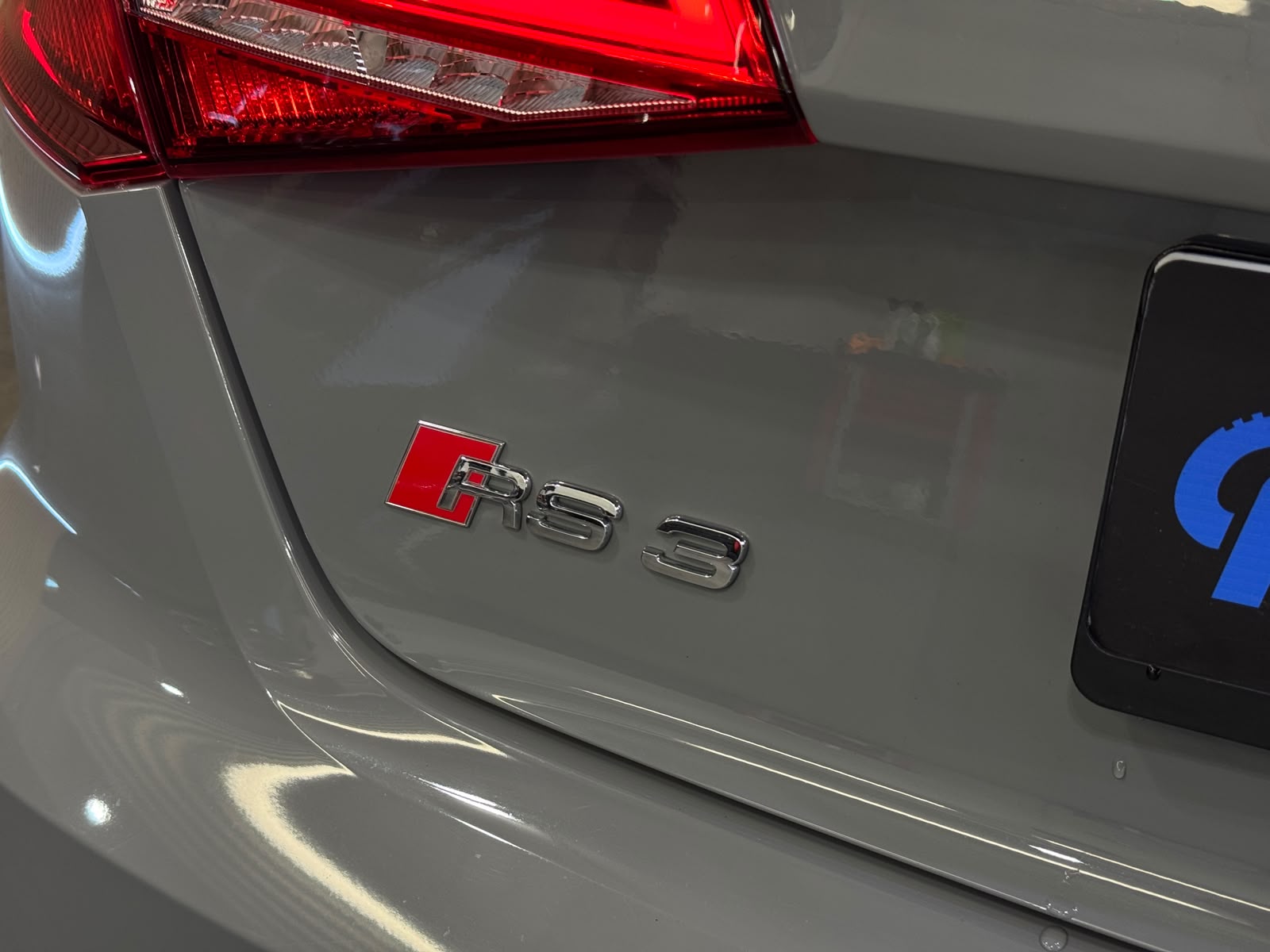 AUDI RS3 Sportback 2.5 TSI quattro S-tronic *Nardograu*-image-9