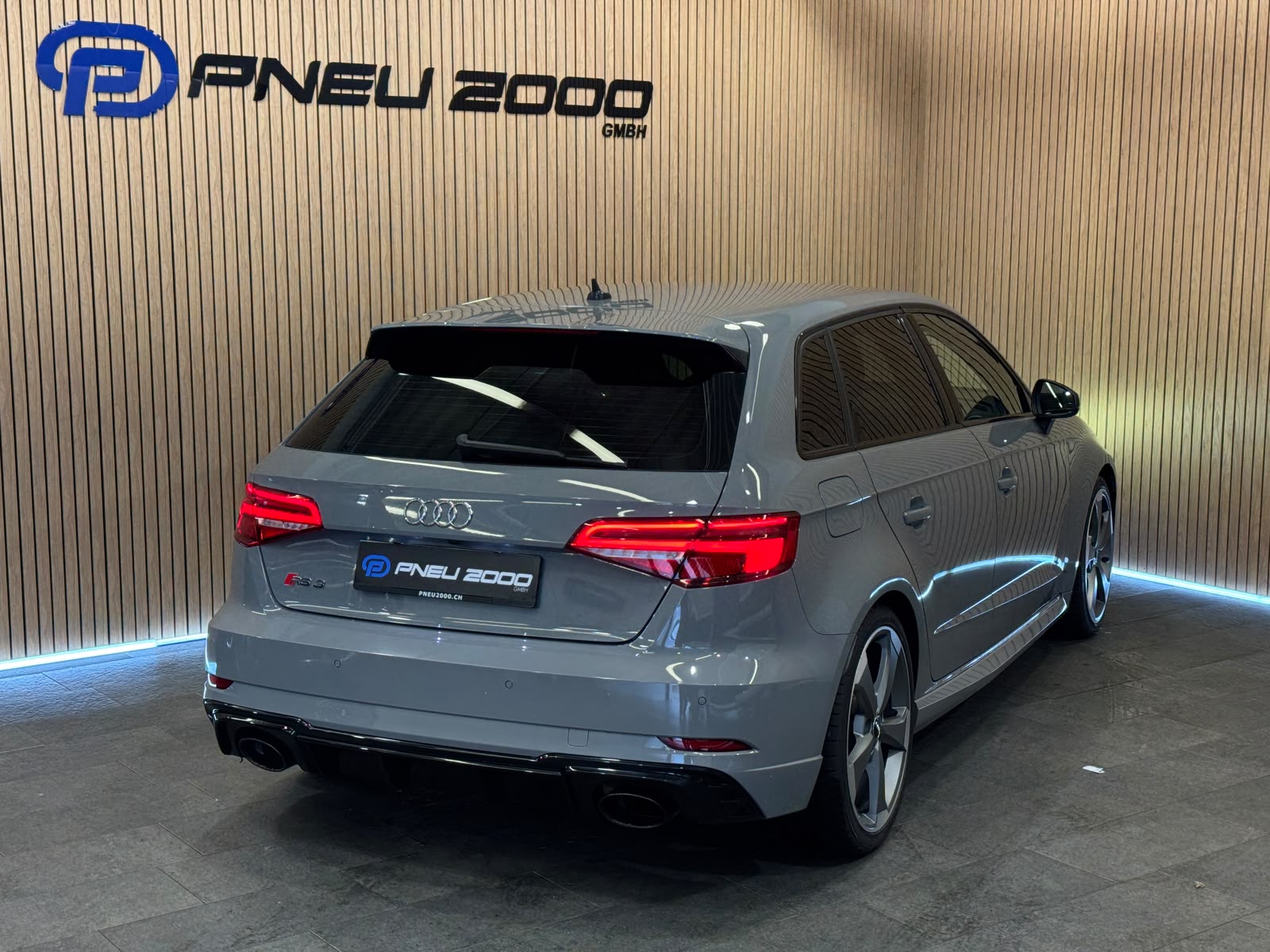 AUDI RS3 Sportback 2.5 TSI quattro S-tronic *Nardograu*-image-6