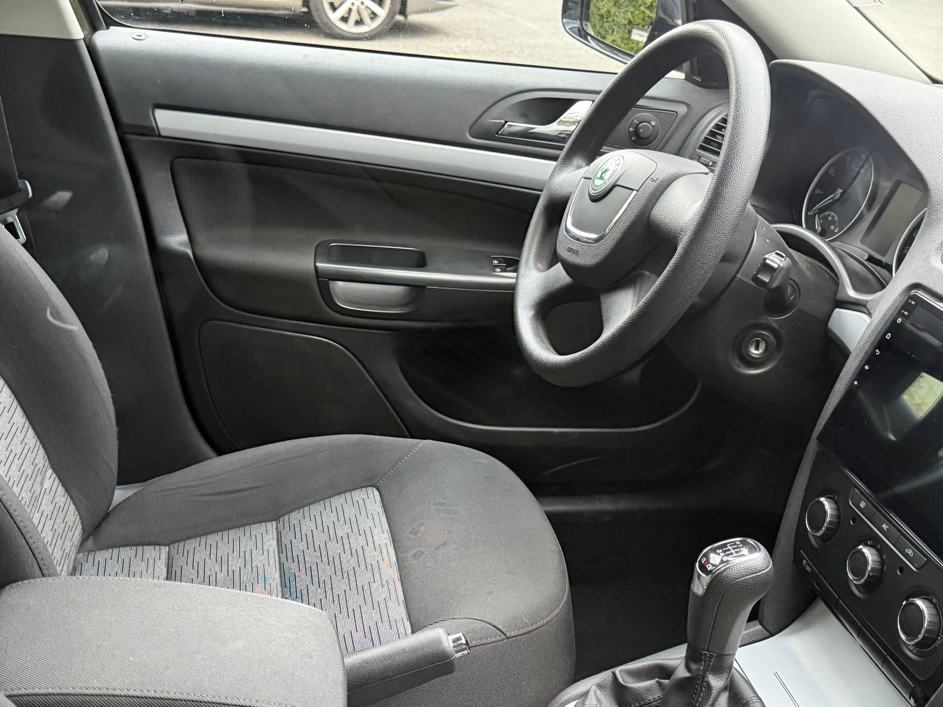 SKODA Octavia Combi 1.8 TSI Swiss Adventure 4x4-image-3