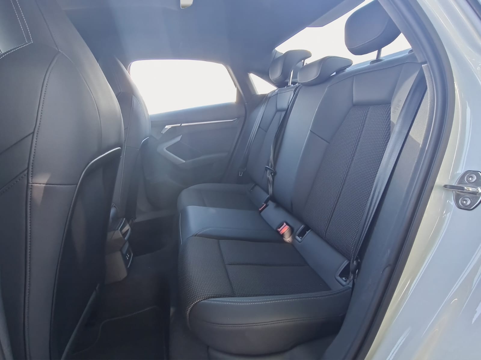 AUDI A3 Sportback 35 TDI S line S-tronic-image-14