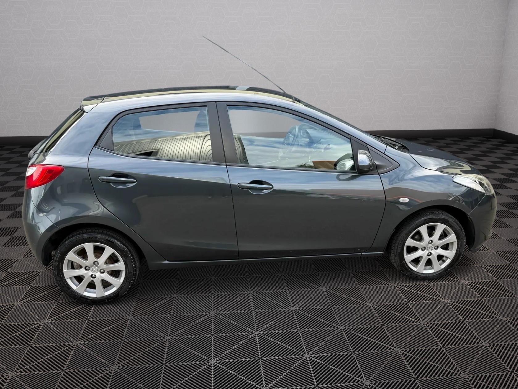 MAZDA 2 1.3i 16V Exclusive-image-6