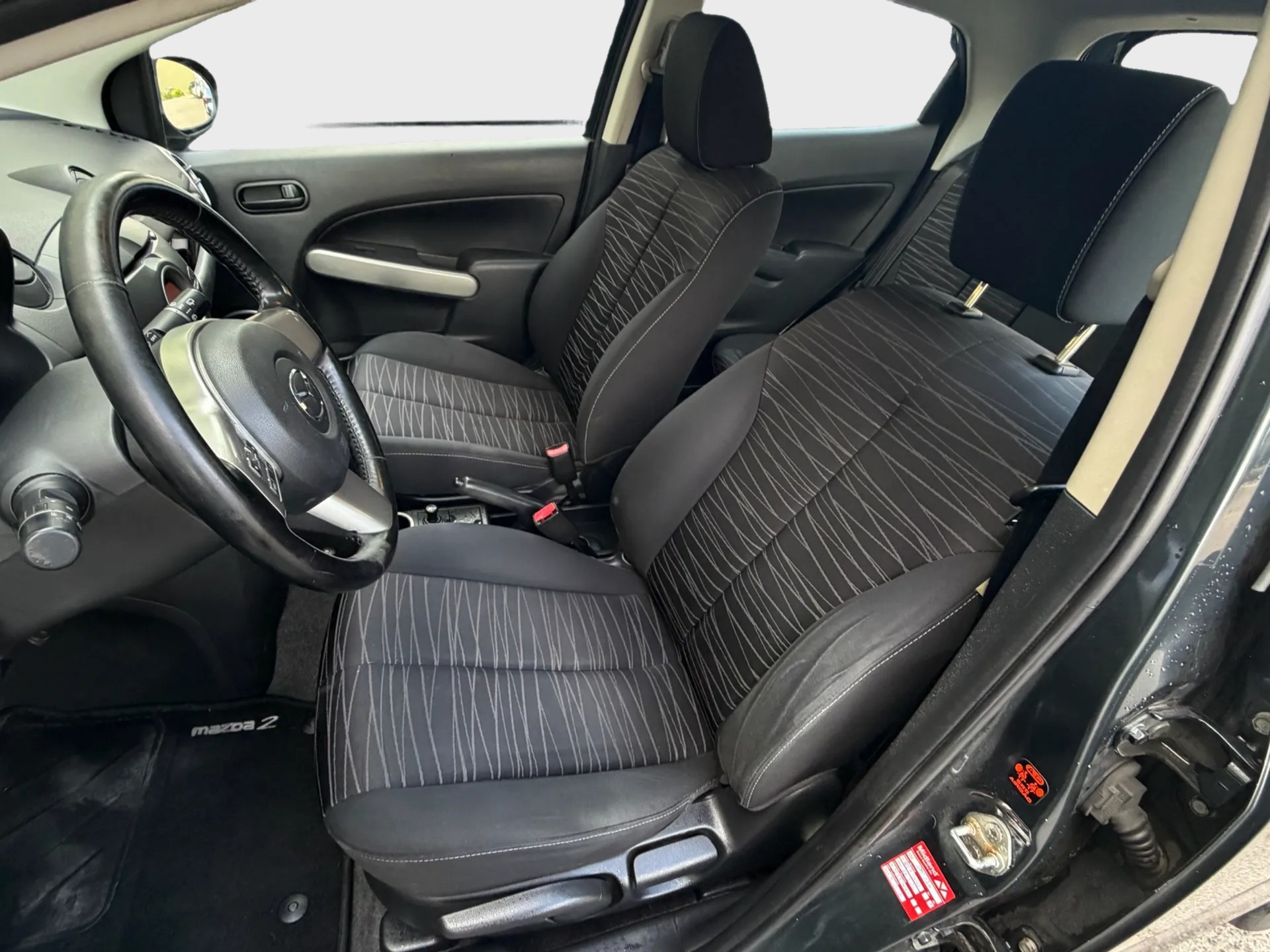 MAZDA 2 1.3i 16V Exclusive-image-10