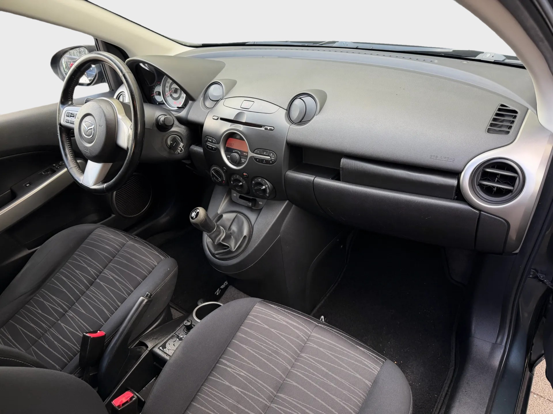 MAZDA 2 1.3i 16V Exclusive-image-9