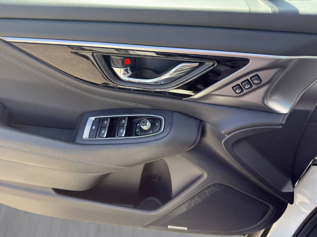 SUBARU Outback 2.5i Luxury-image-9