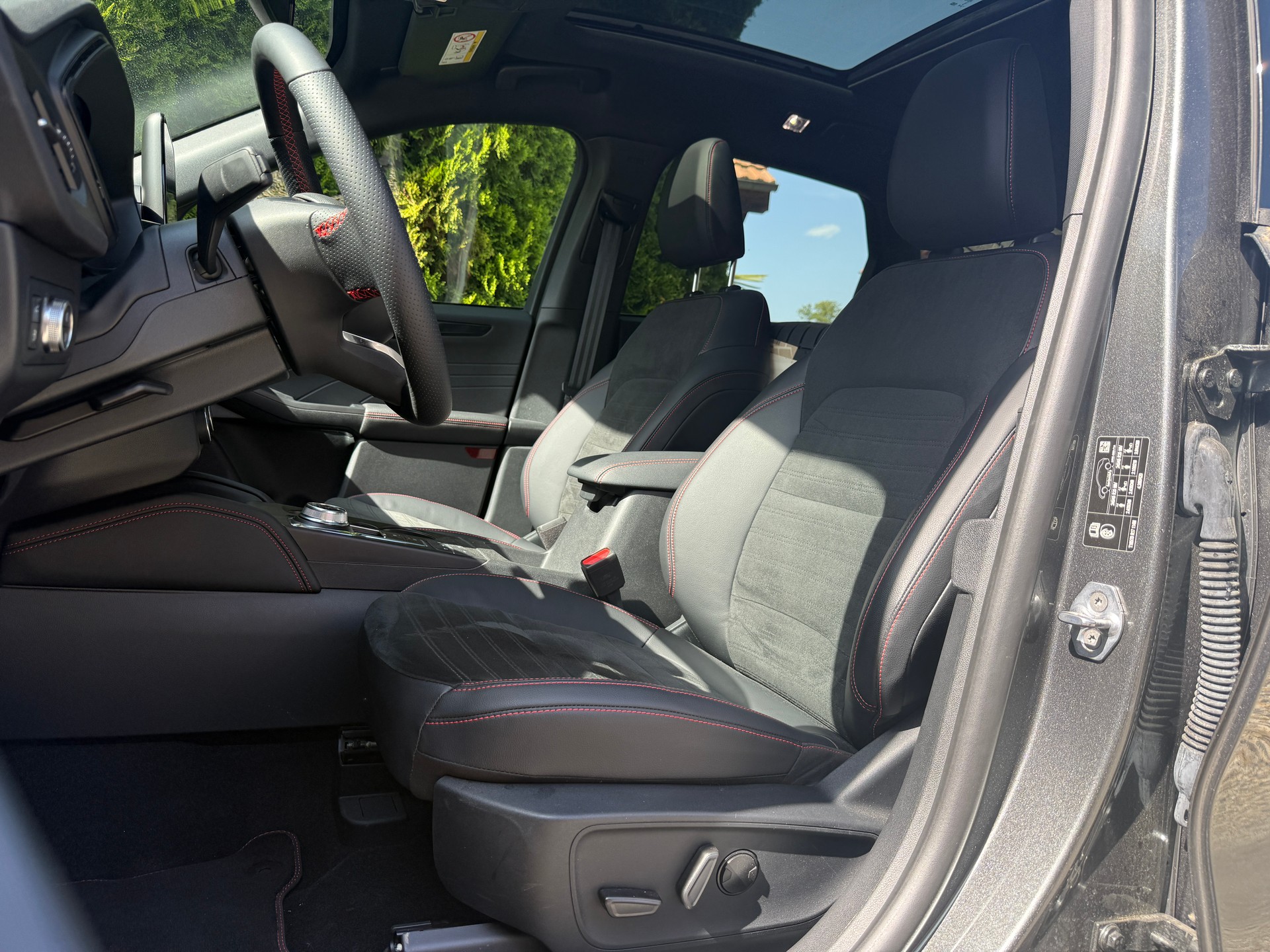 FORD 2.5 Plug-in Hybrid ST-Line X-image-4