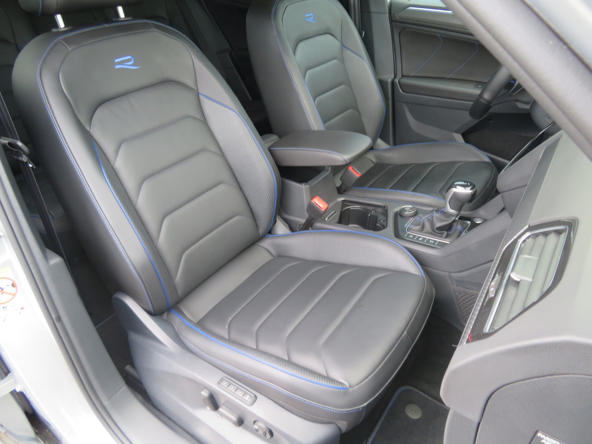 VW Tiguan 2.0TSI R 4Motion DSG-image-13