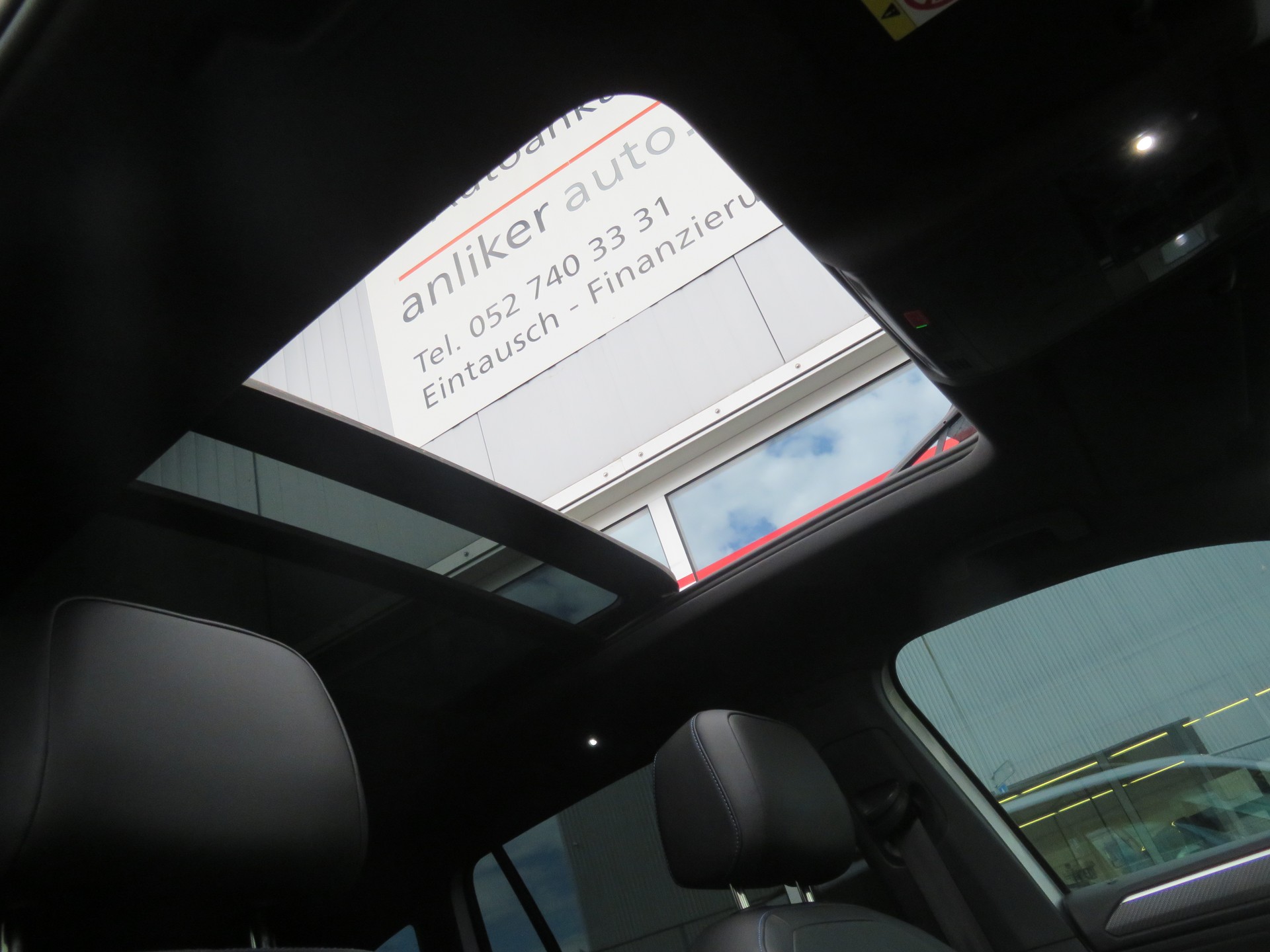 VW Tiguan 2.0TSI R 4Motion DSG-image-15