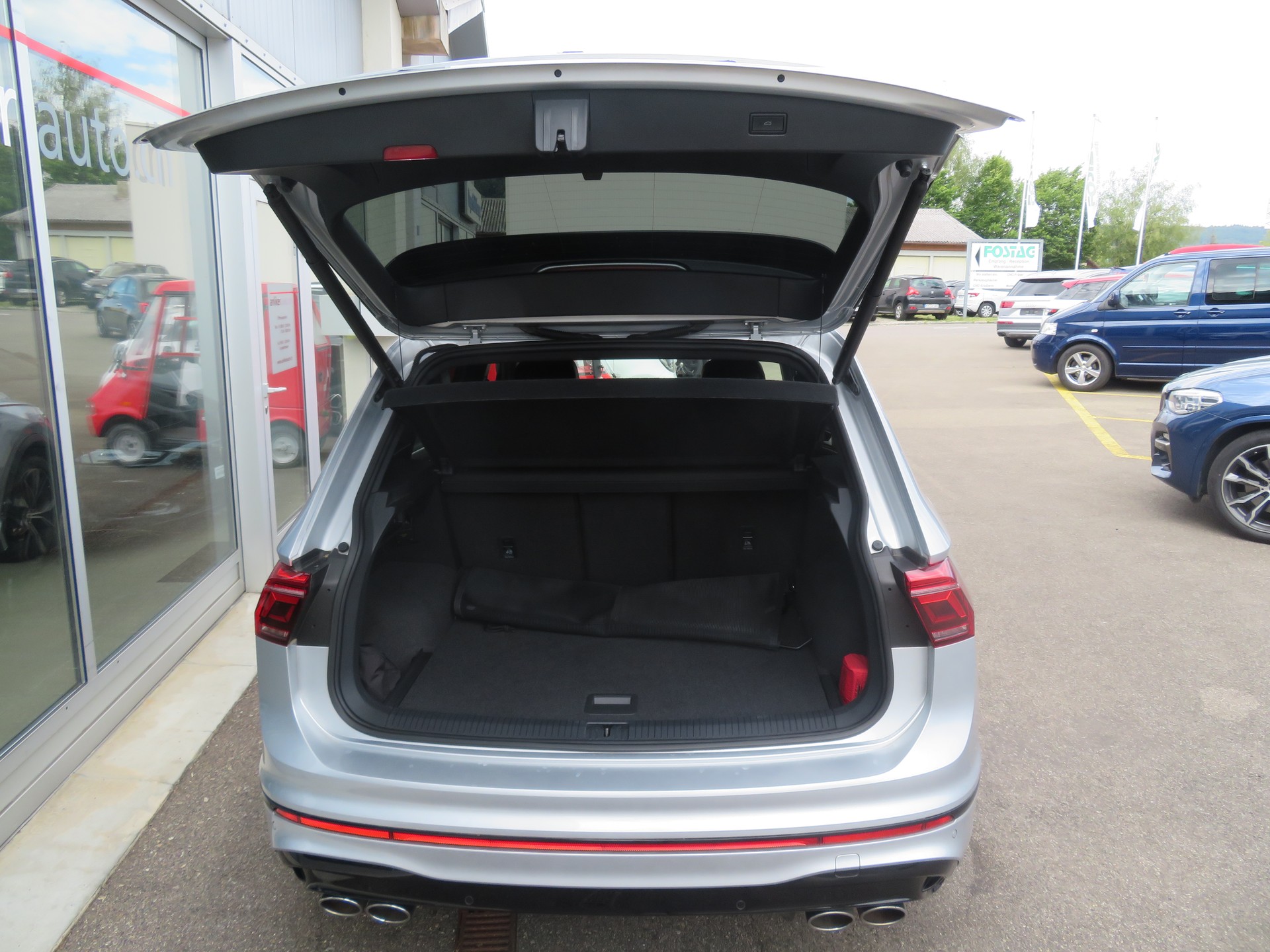 VW Tiguan 2.0TSI R 4Motion DSG-image-3