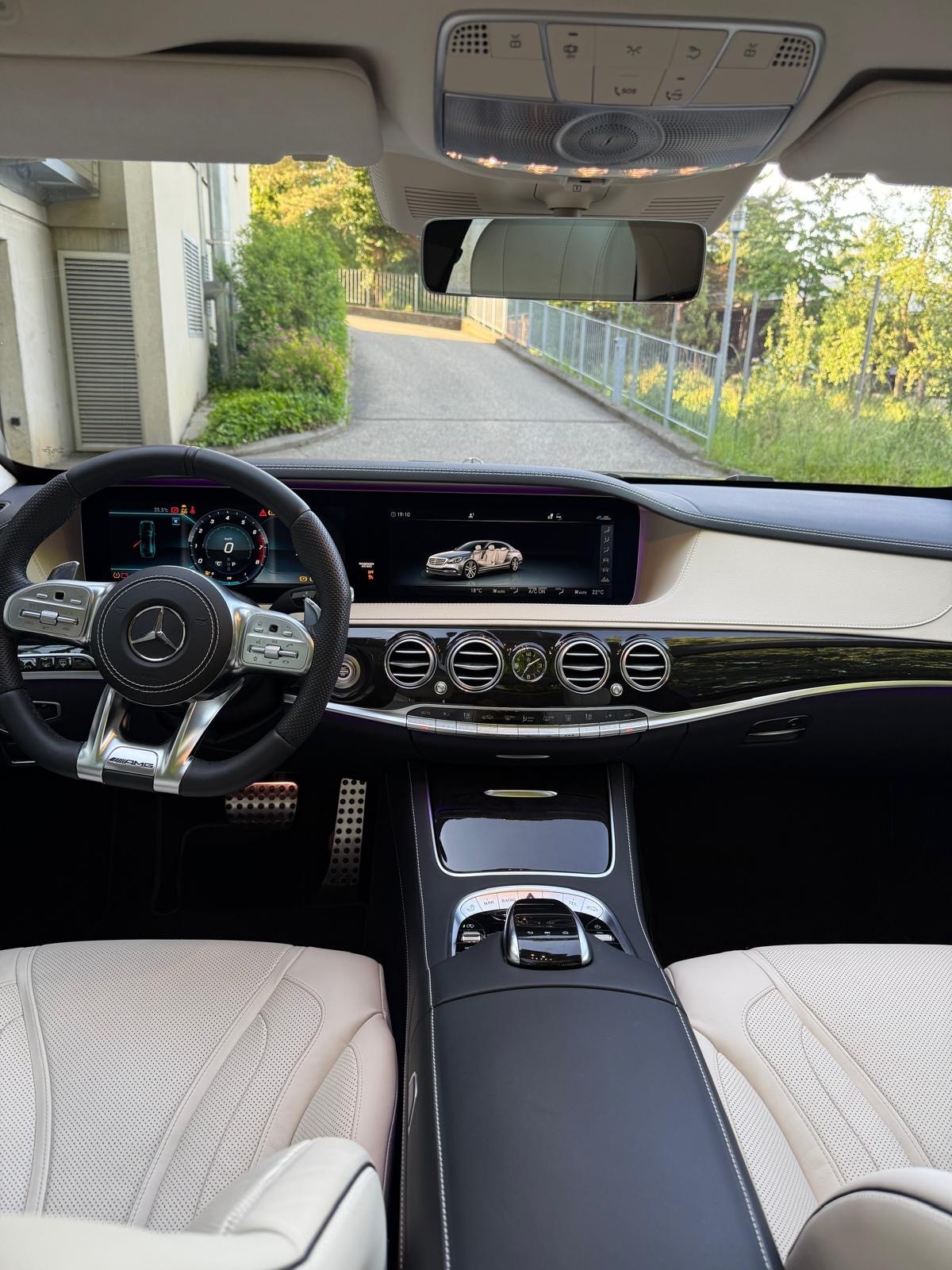 MERCEDES-BENZ S 560 V8 AMG Line 4matic-image-3
