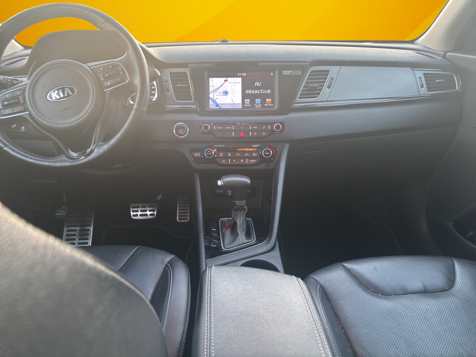 KIA Niro 1.6GDi Hybrid Style DCT-image-8