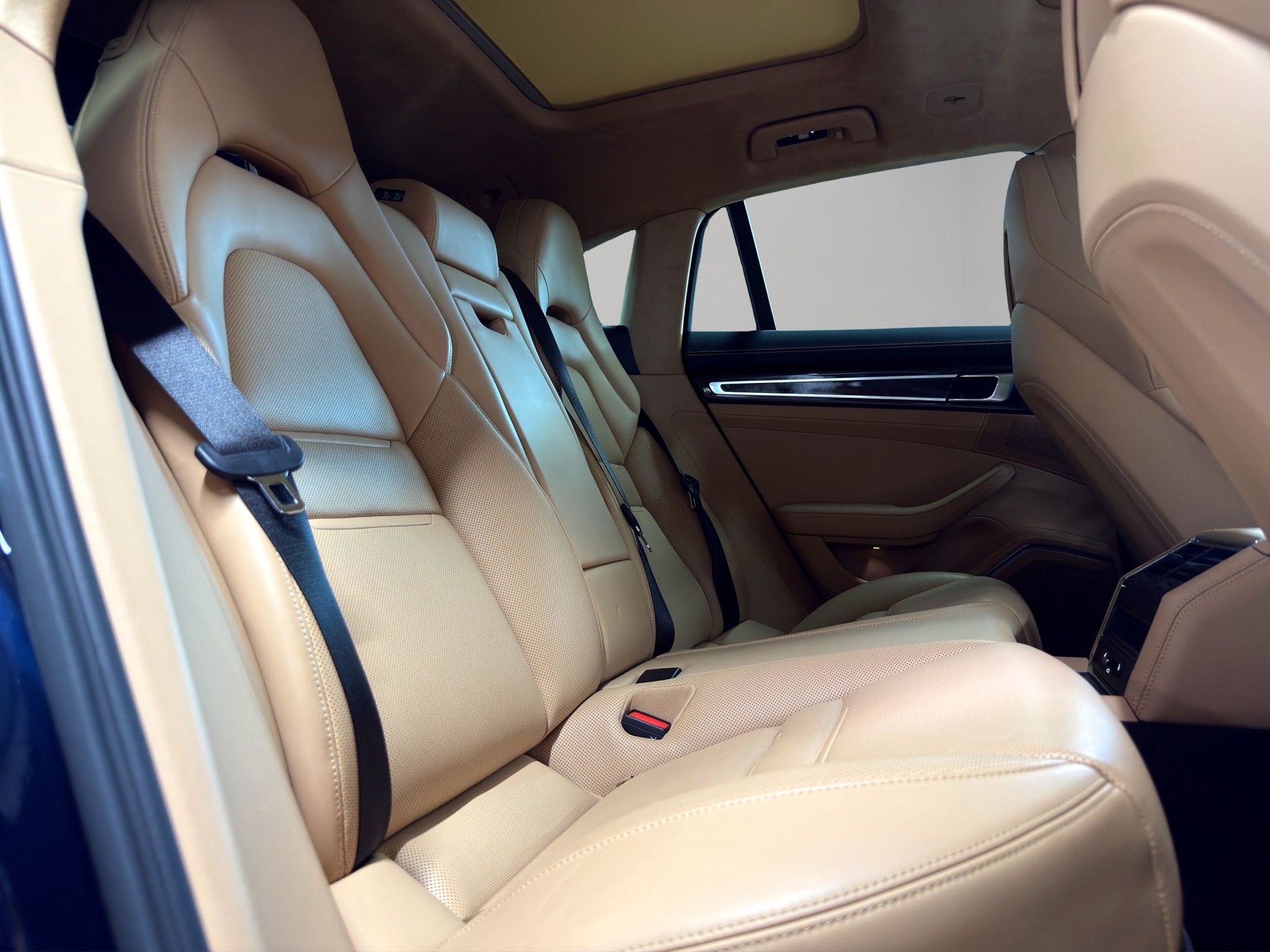 PORSCHE Panamera GTS Sport Turismo PDK-image-16