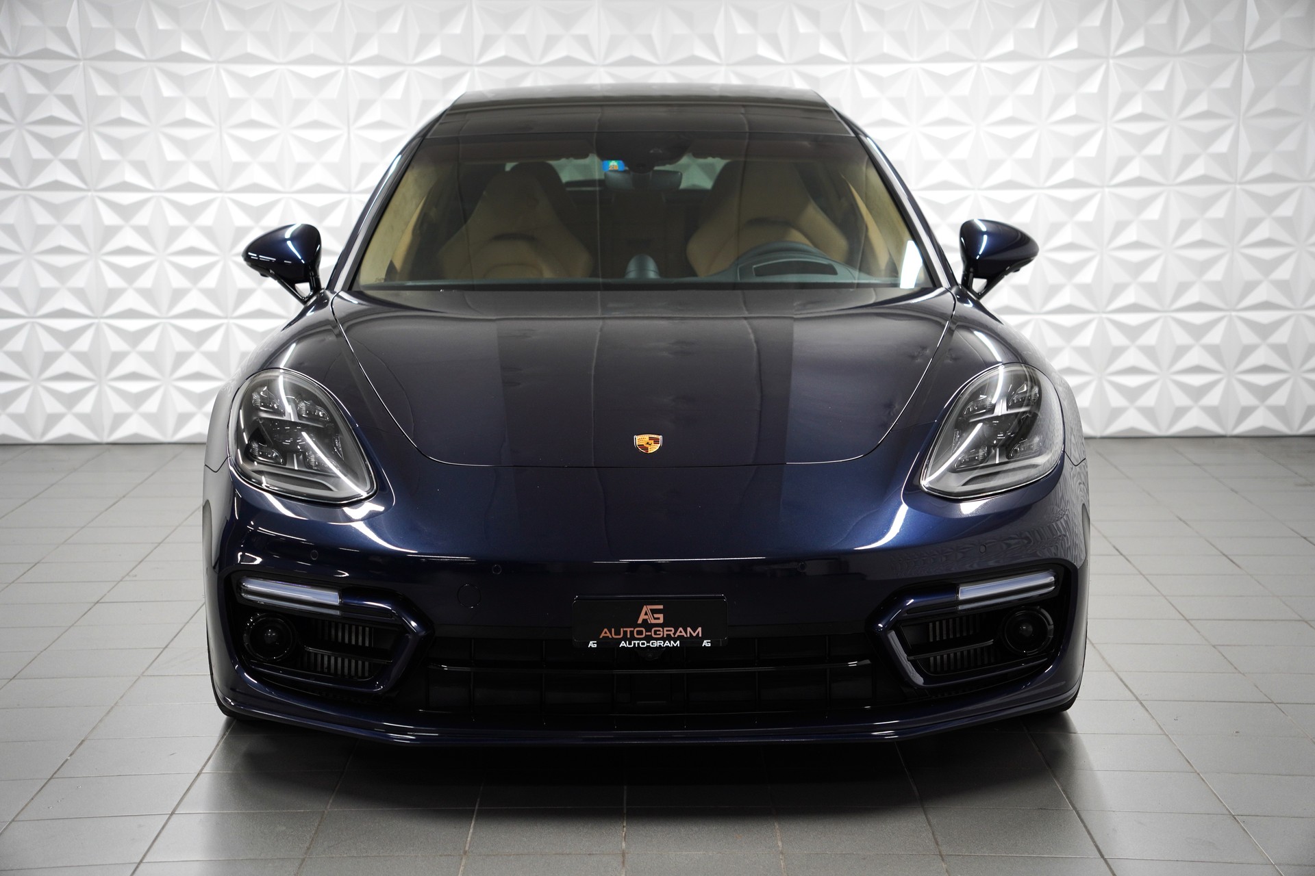 PORSCHE Panamera GTS Sport Turismo PDK-showroom-element-1