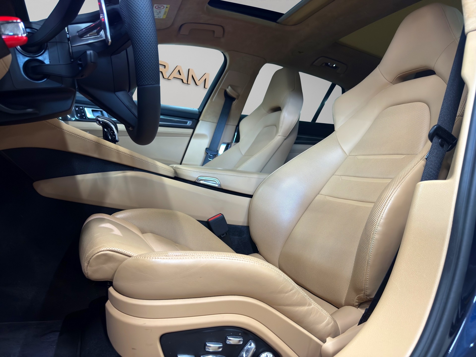 PORSCHE Panamera GTS Sport Turismo PDK-image-13