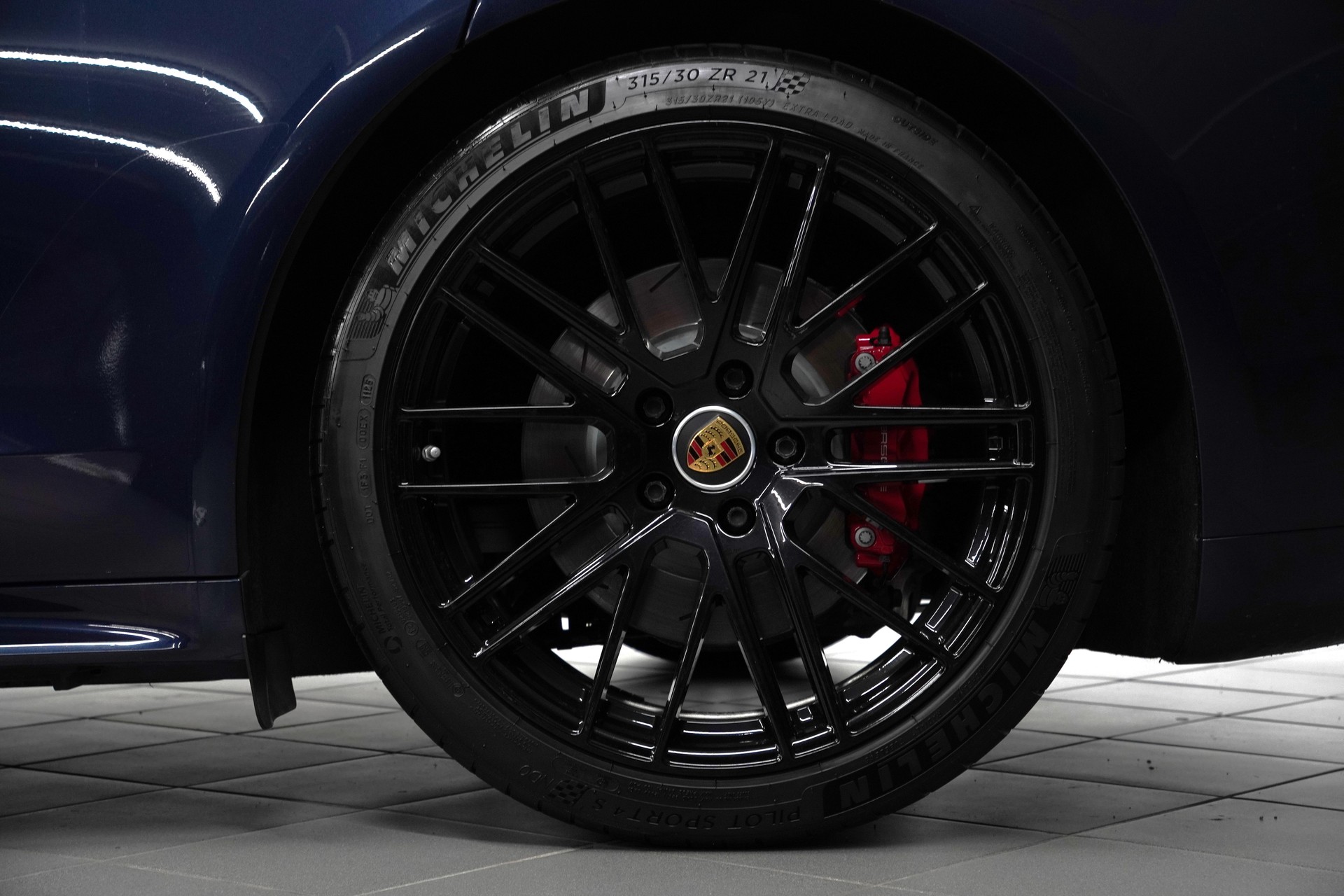 PORSCHE Panamera GTS Sport Turismo PDK-image-9