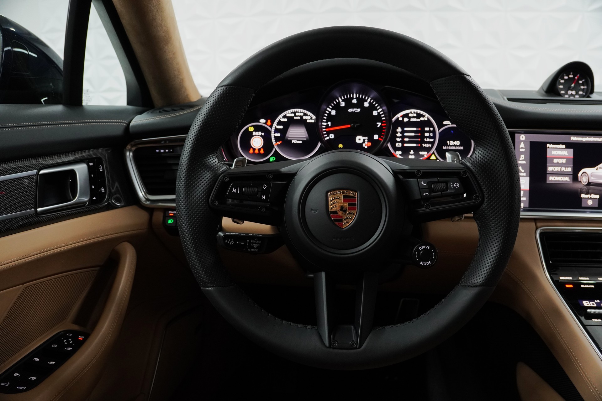 PORSCHE Panamera GTS Sport Turismo PDK-image-18