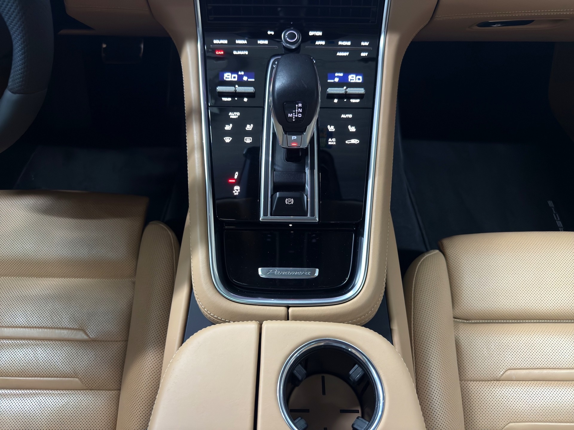 PORSCHE Panamera GTS Sport Turismo PDK-image-18