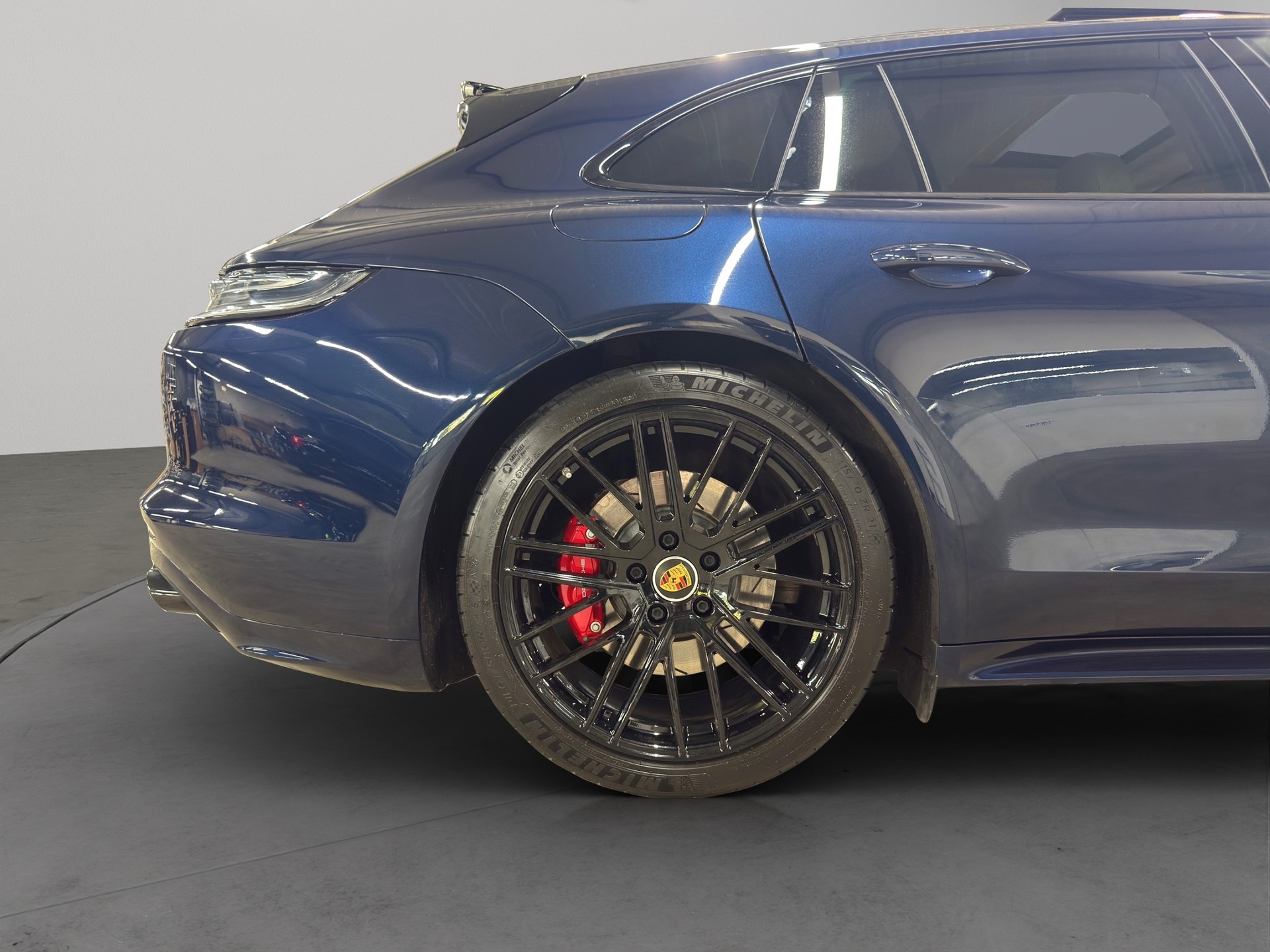 PORSCHE Panamera GTS Sport Turismo PDK-image-9