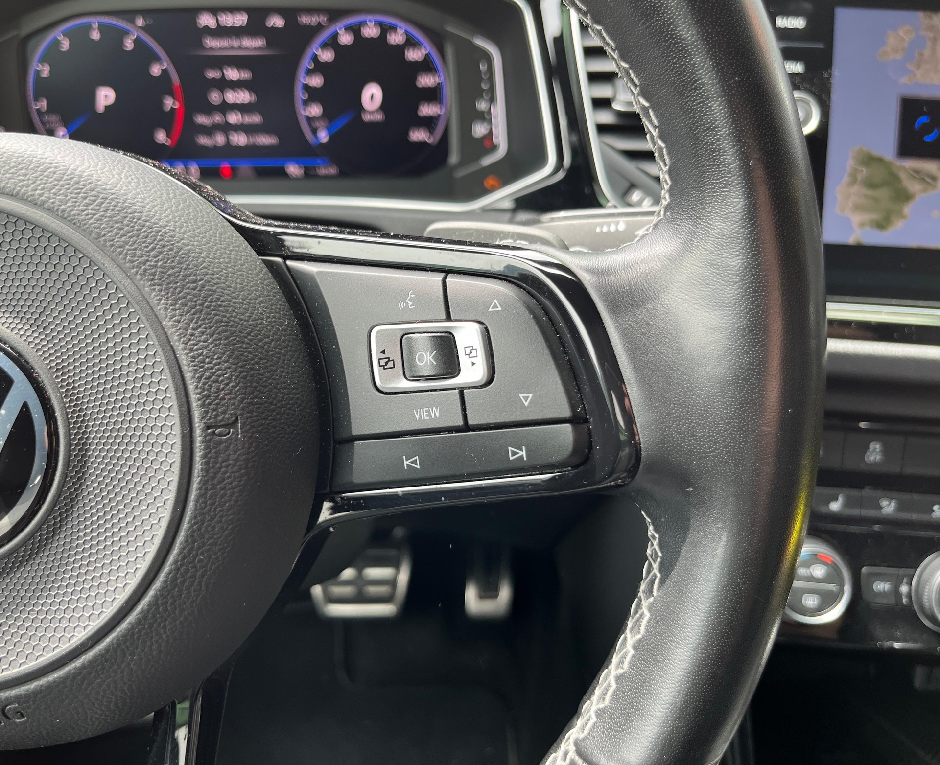 VW T-Roc 2.0 TSI R DSG 4Motion-image-15