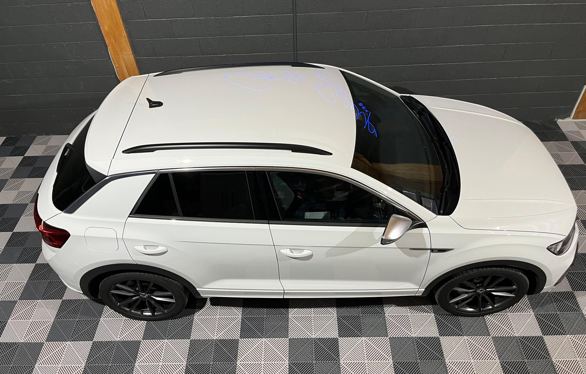 VW T-Roc 2.0 TSI R DSG 4Motion-image-1