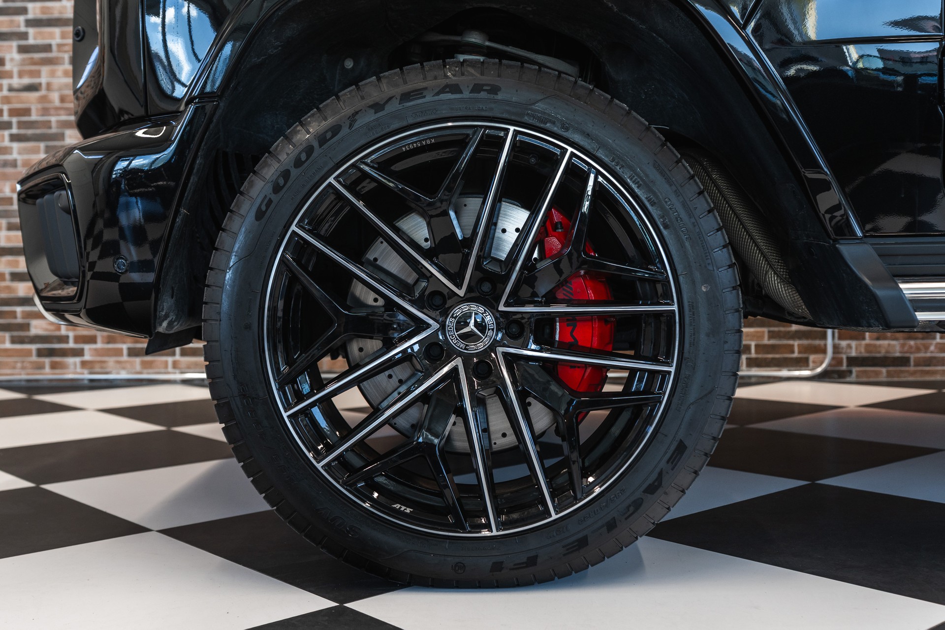 MERCEDES-BENZ G 63 AMG 9G-Tronic-image-7