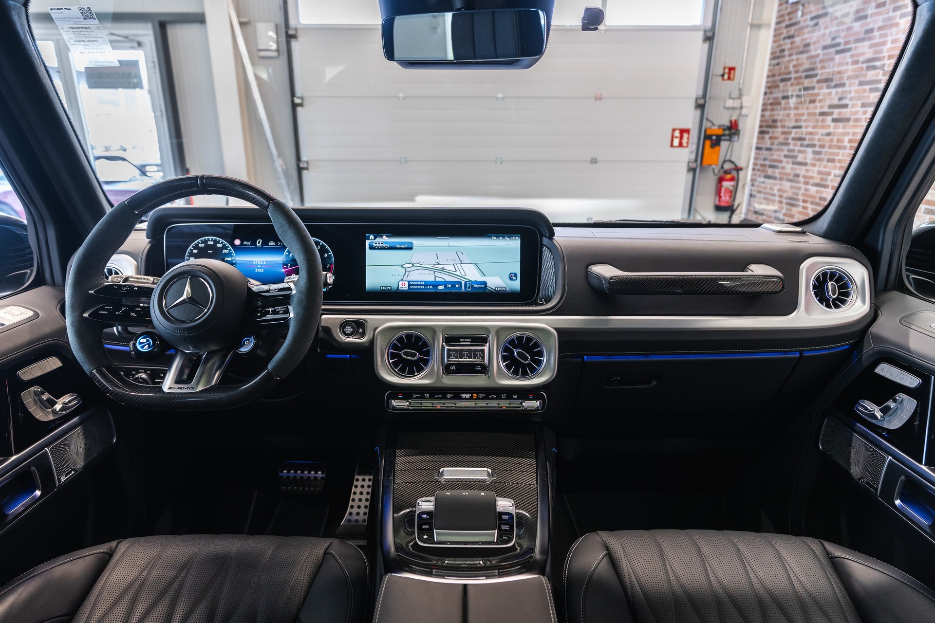 MERCEDES-BENZ G 63 AMG 9G-Tronic-image-10