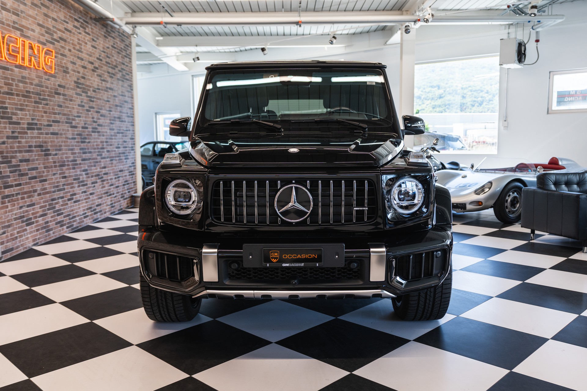 MERCEDES-BENZ G 63 AMG 9G-Tronic-image-6