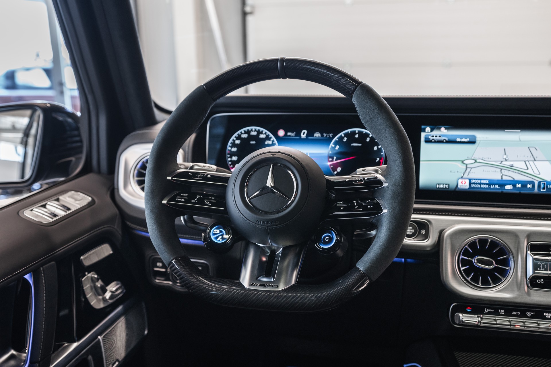 MERCEDES-BENZ G 63 AMG 9G-Tronic-image-9