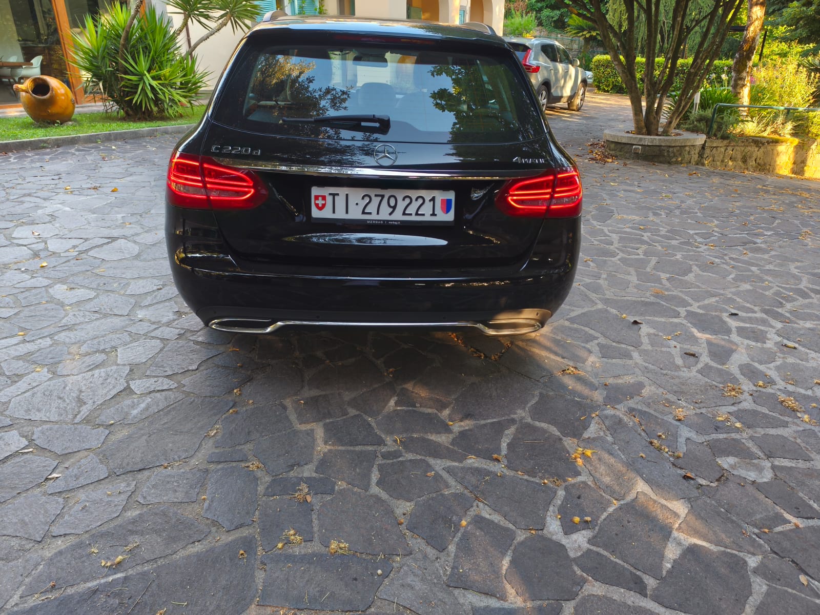 MERCEDES-BENZ C 220 d 4matic-image-1