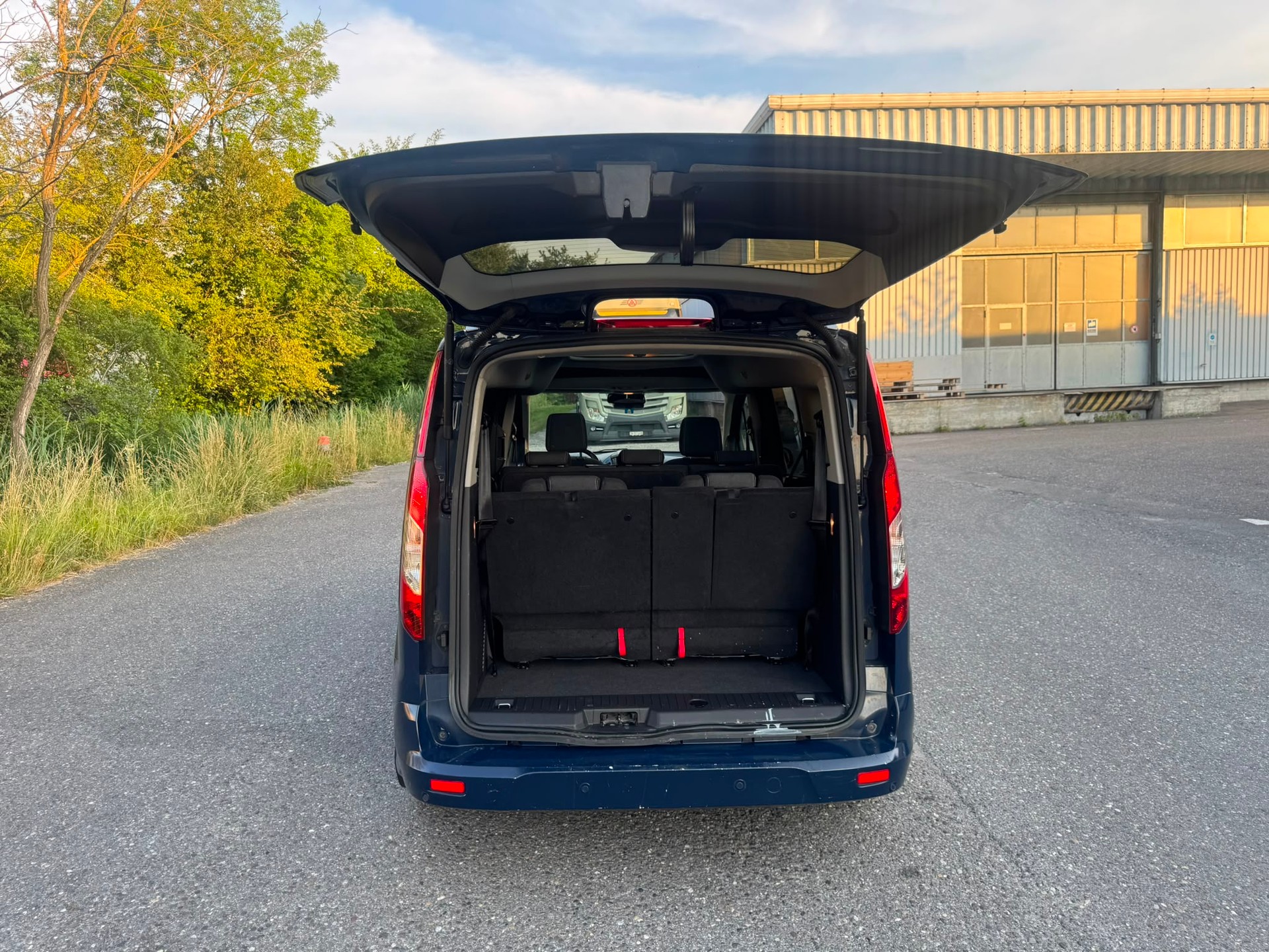 FORD Grand Tourneo Connect 1.5 TDCi Trend-image-6