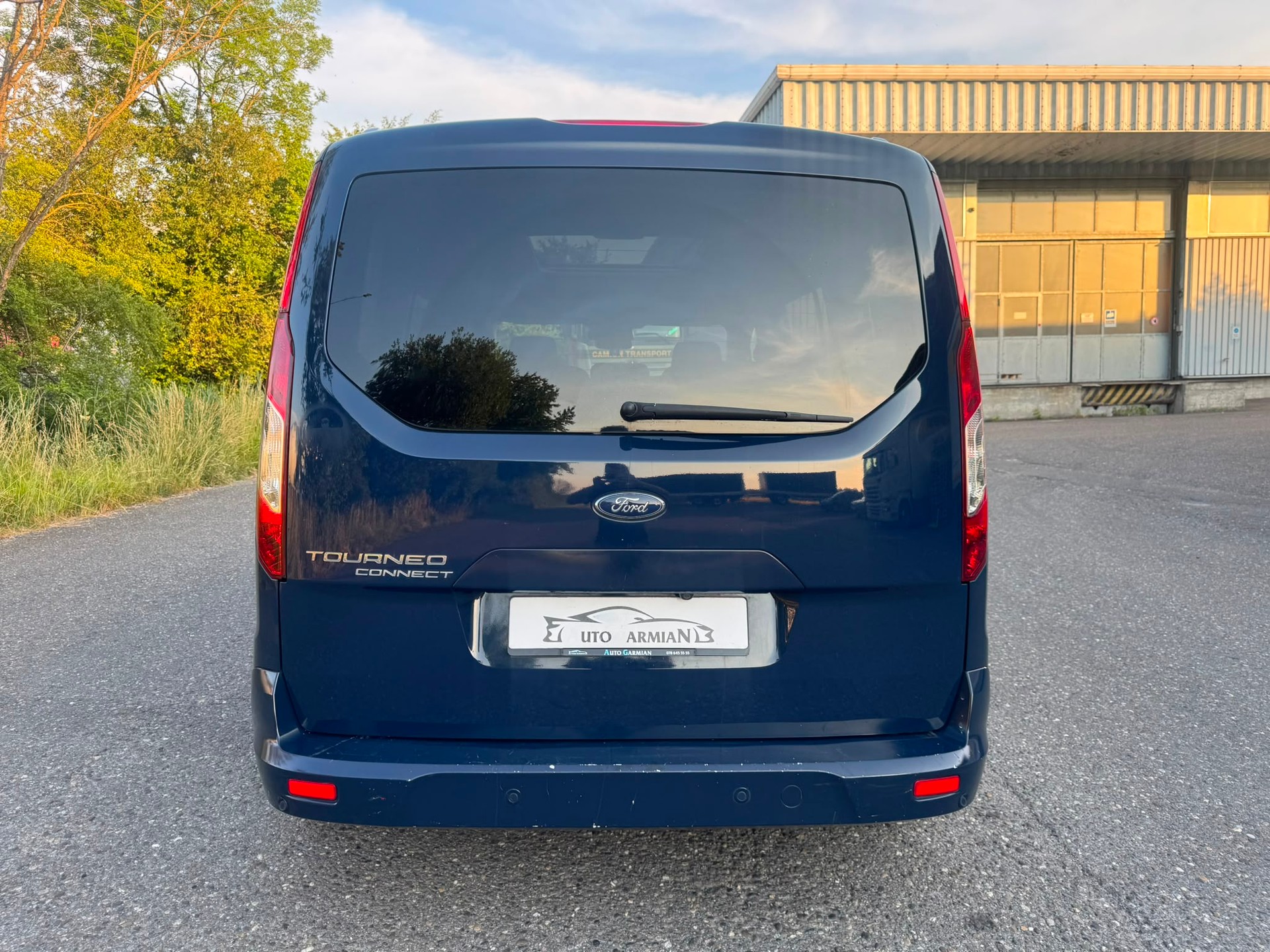 FORD Grand Tourneo Connect 1.5 TDCi Trend-image-3