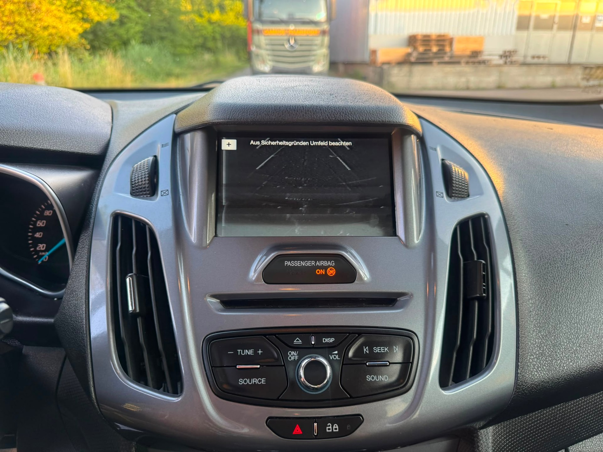 FORD Grand Tourneo Connect 1.5 TDCi Trend-image-19