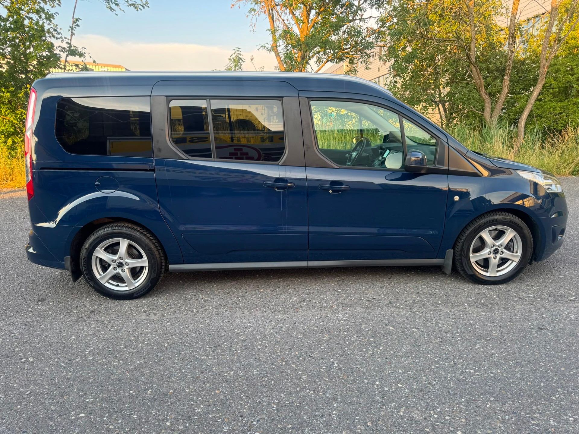 FORD Grand Tourneo Connect 1.5 TDCi Trend-image-7