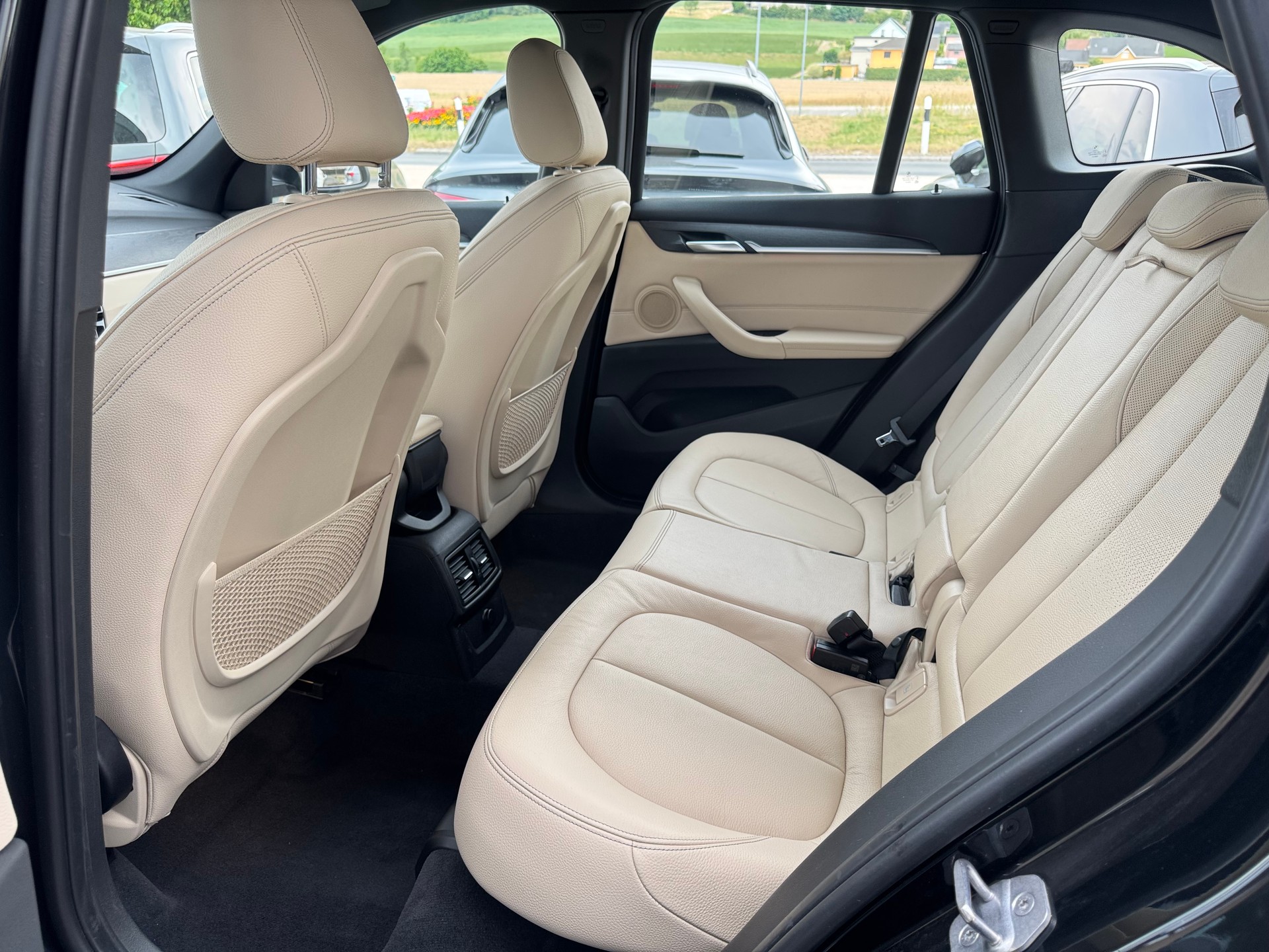 BMW X1 xDrive 20i xLine Steptronic-image-6