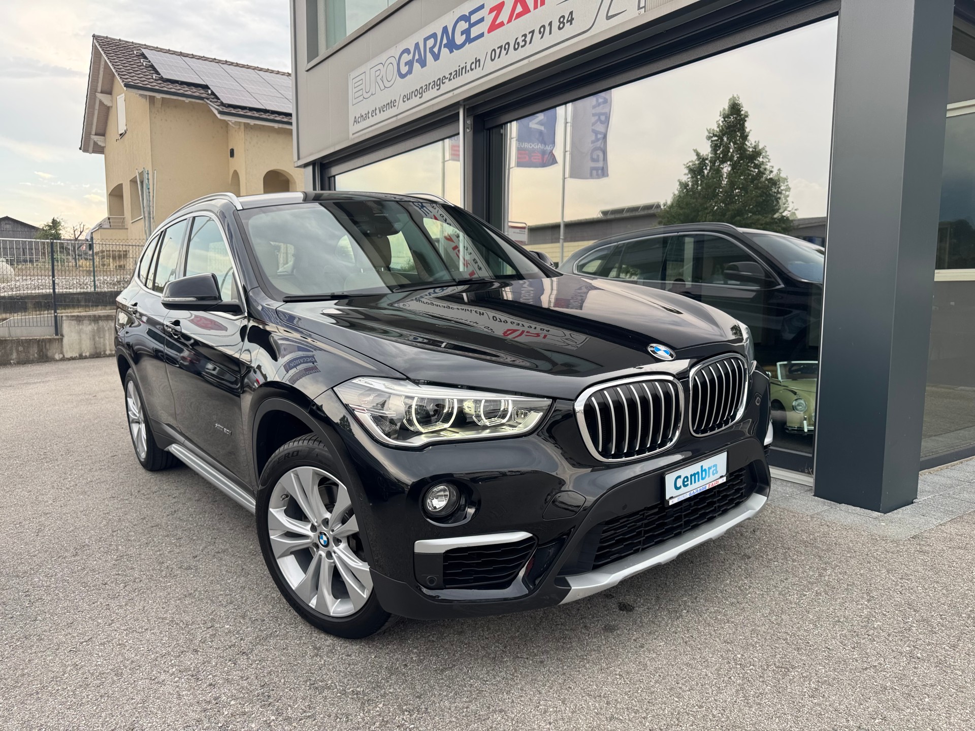 BMW X1 xDrive 20i xLine Steptronic-image-0