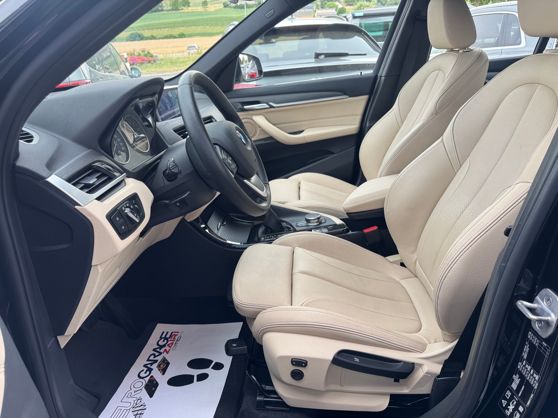 BMW X1 xDrive 20i xLine Steptronic-image-1