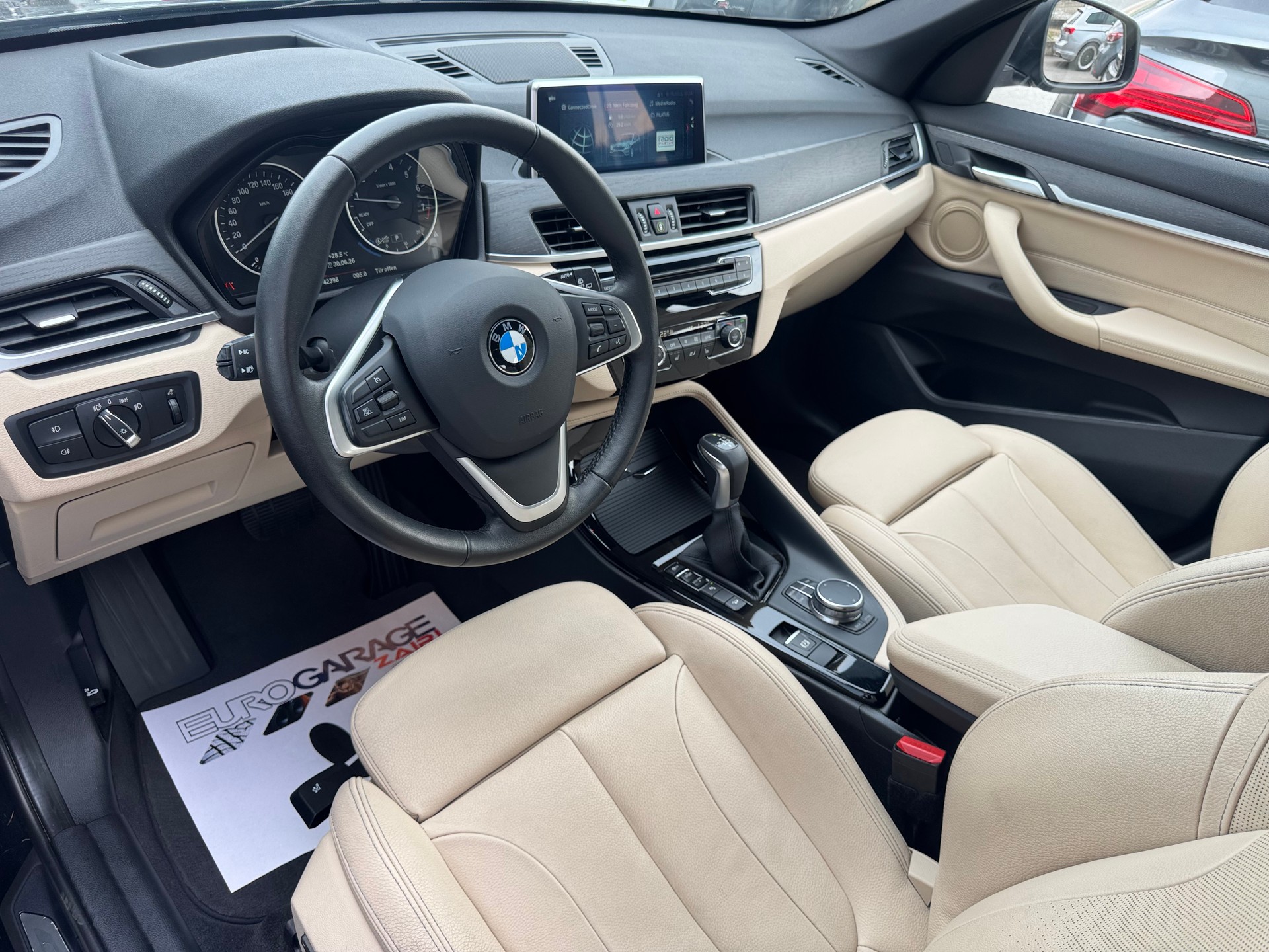 BMW X1 xDrive 20i xLine Steptronic-image-2