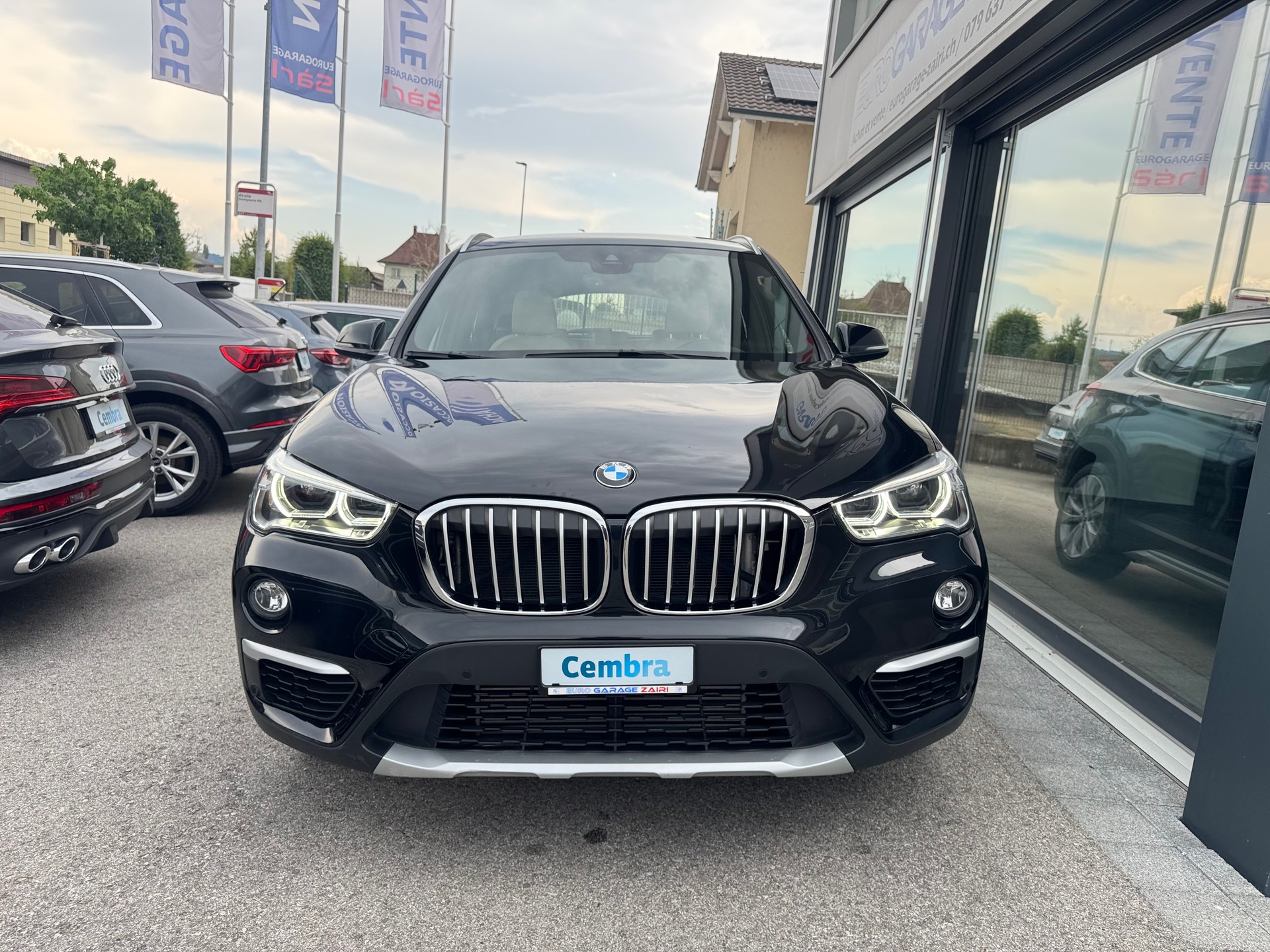 BMW X1 xDrive 20i xLine Steptronic-image-11