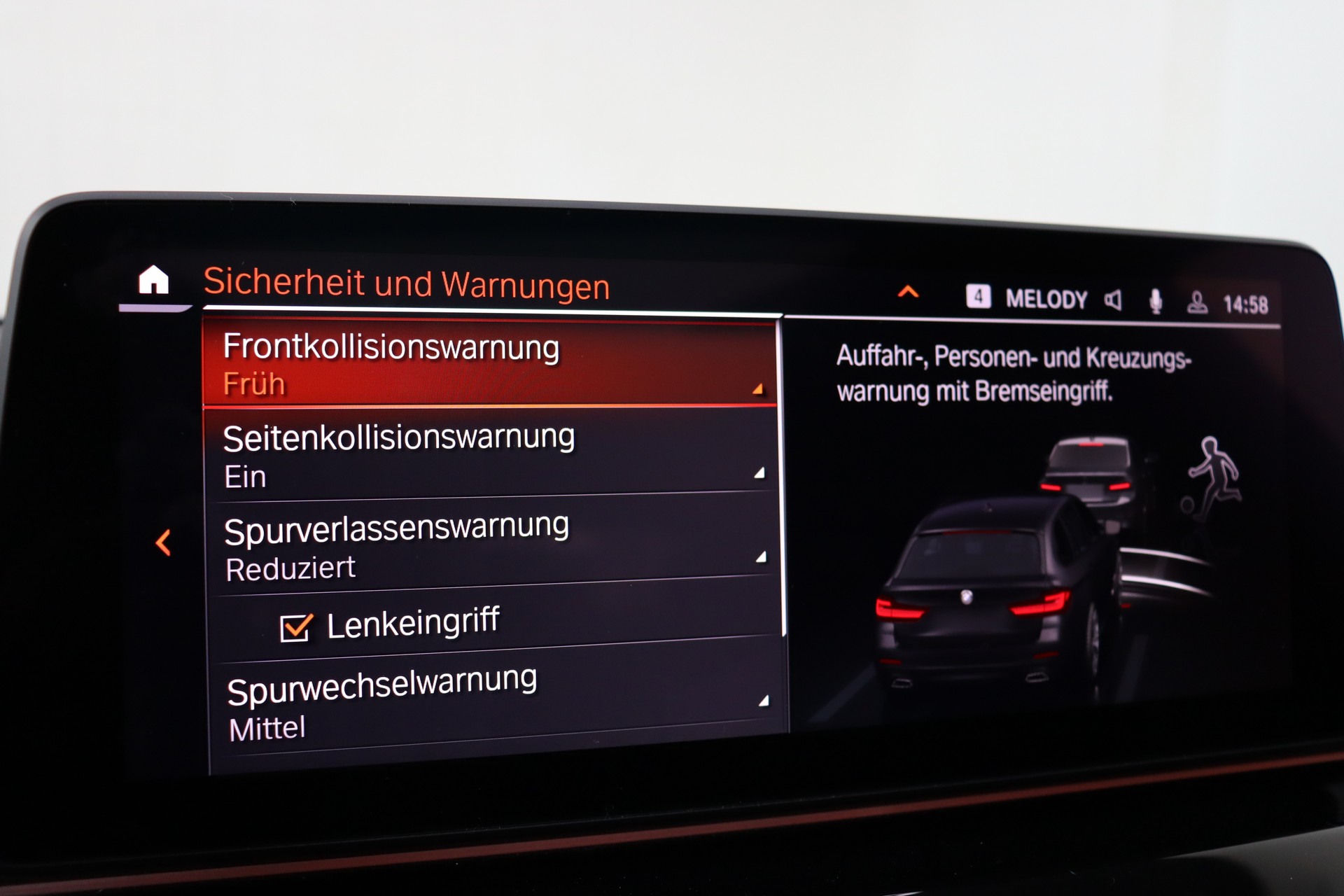 BMW 540i xDrive 48V Touring Pure M Sport Steptronic-image-18