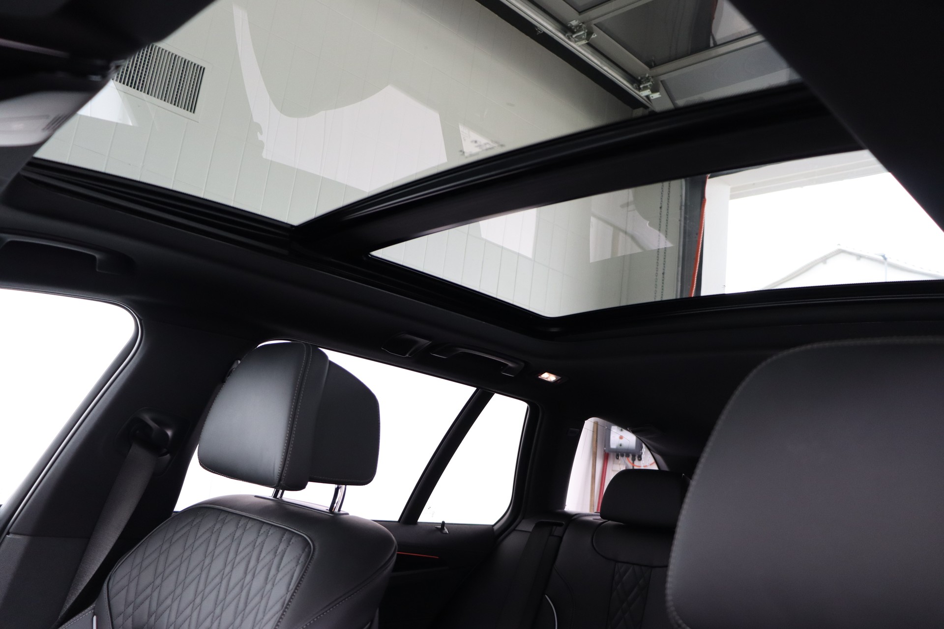 BMW 540i xDrive 48V Touring Pure M Sport Steptronic-image-9