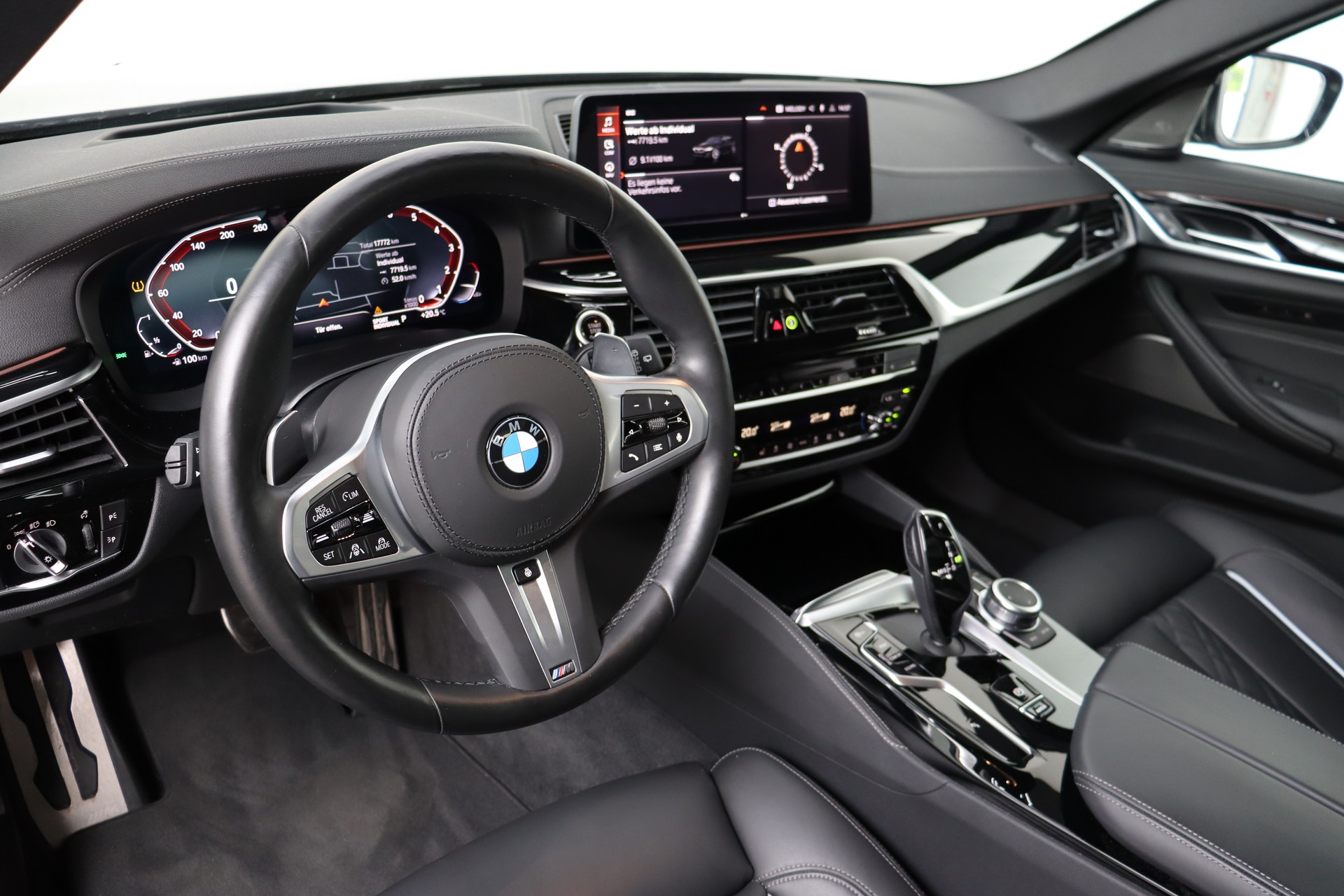 BMW 540i xDrive 48V Touring Pure M Sport Steptronic-image-7